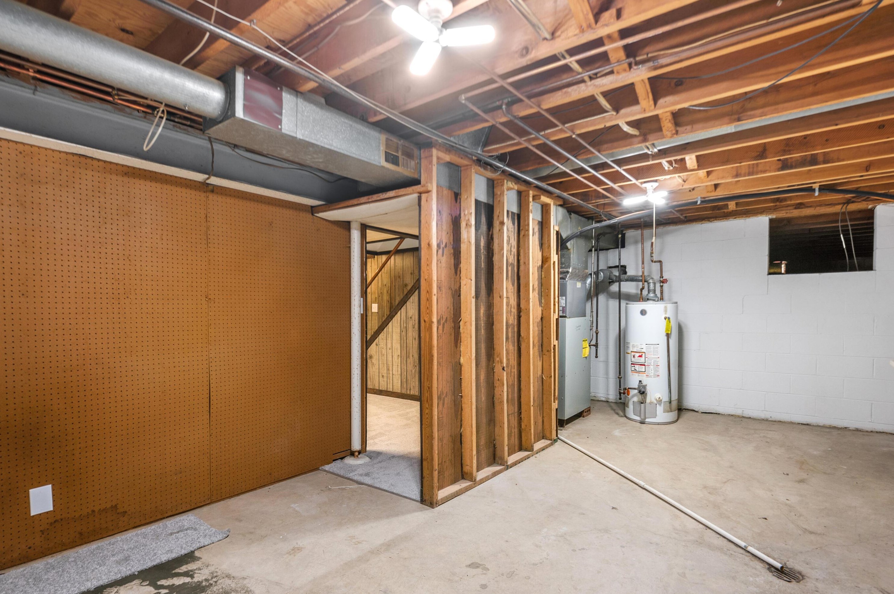 5012 Brewster Dr, Columbus OH  43232-6255 exterior