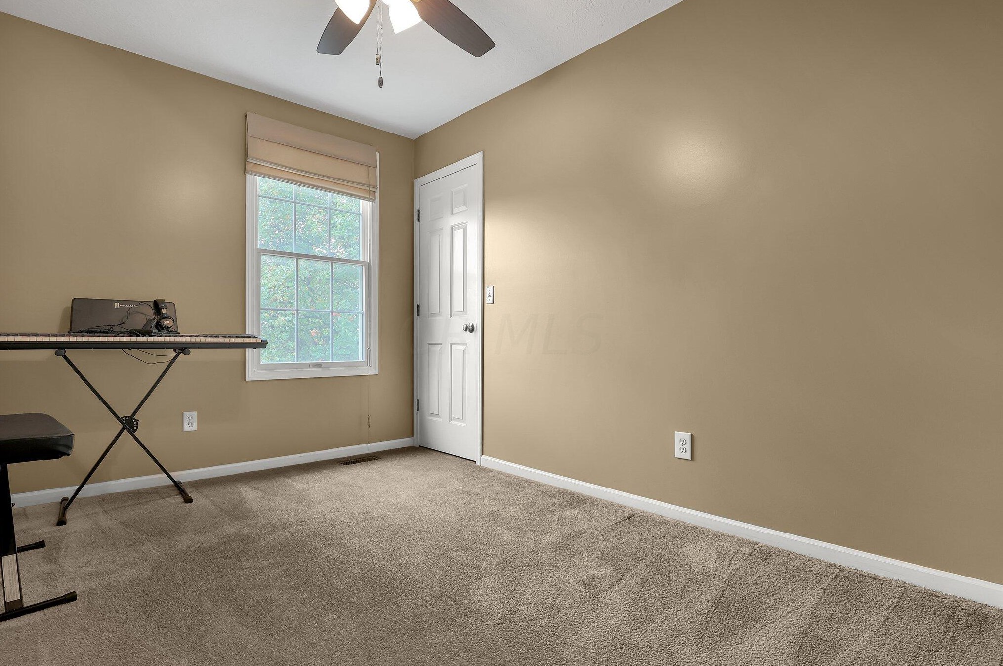 3202 Mccutcheon Crossing Dr, Columbus OH  43219-5025 exterior