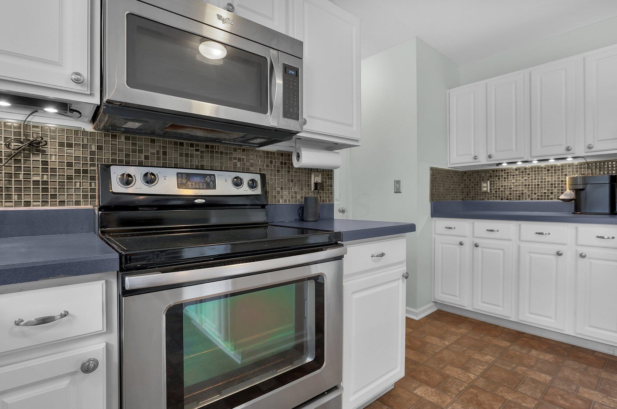 3202 Mccutcheon Crossing Dr, Columbus OH  43219-5025 exterior