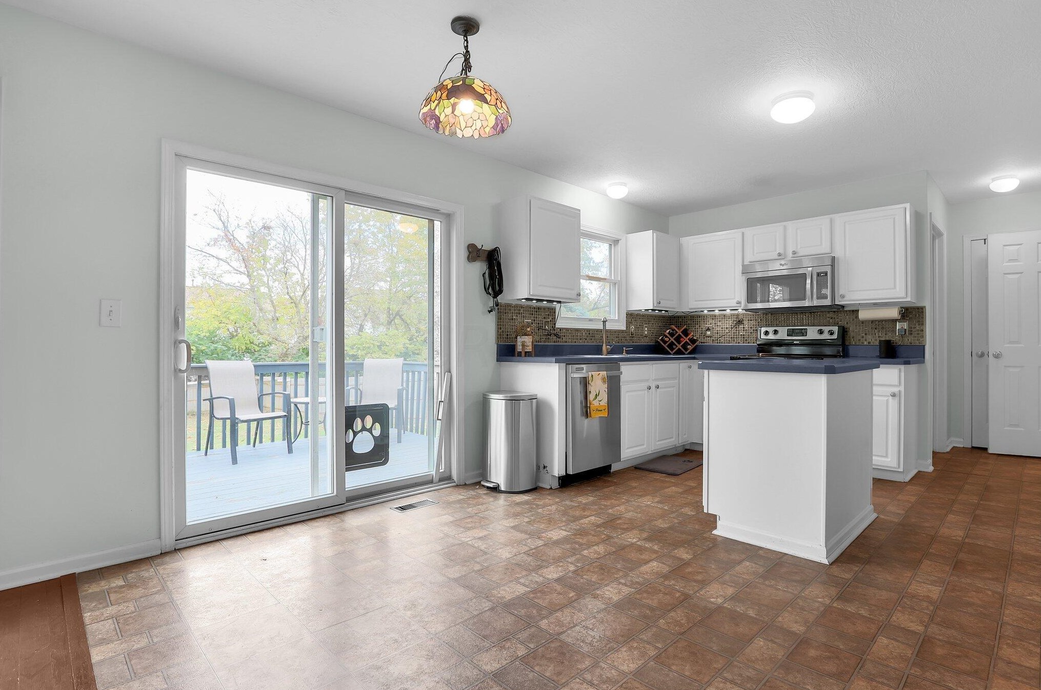 3202 Mccutcheon Crossing Dr, Columbus OH  43219-5025 exterior