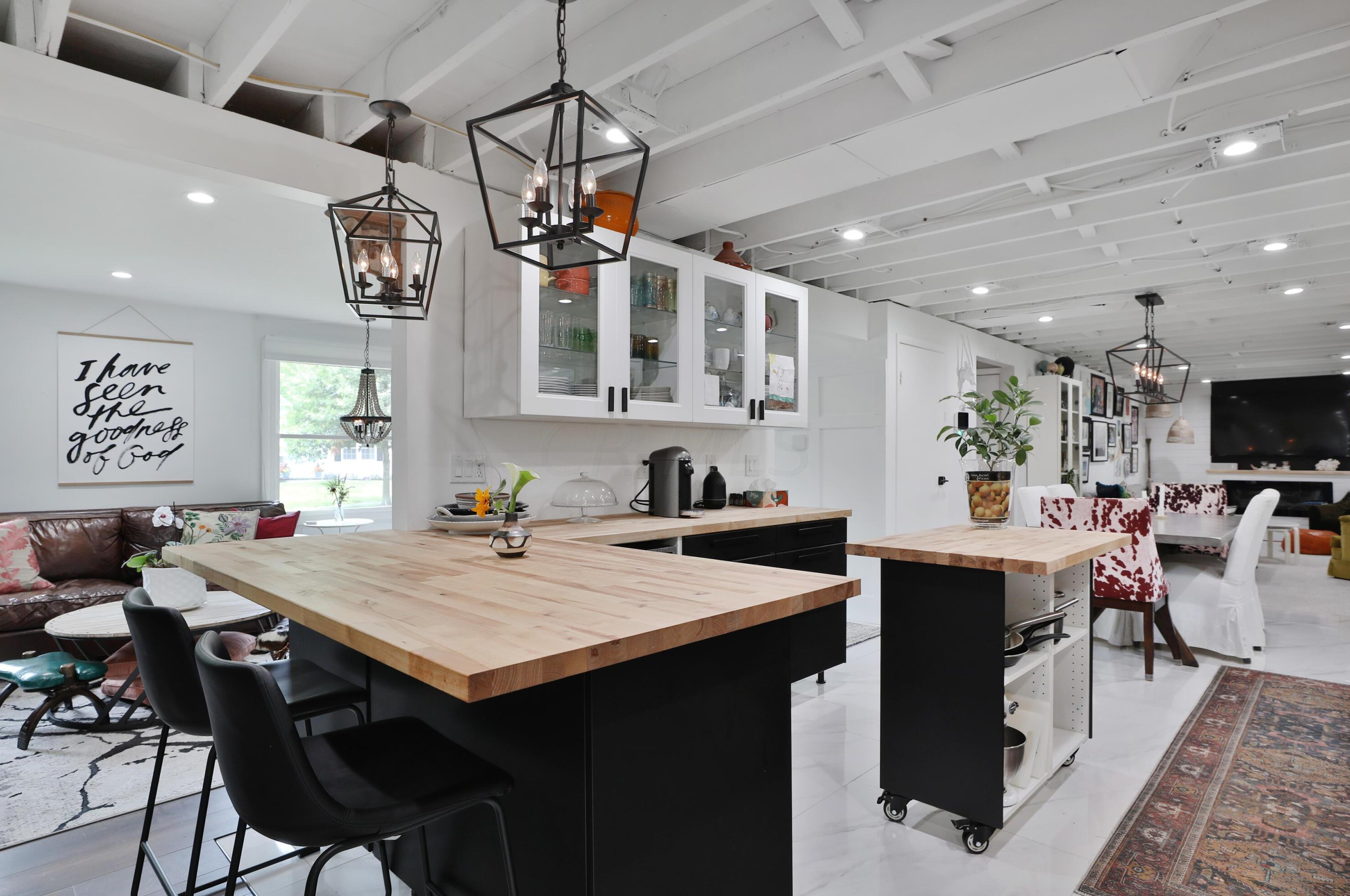 1678 Parkgate Rd, Columbus OH  43229-2004 exterior