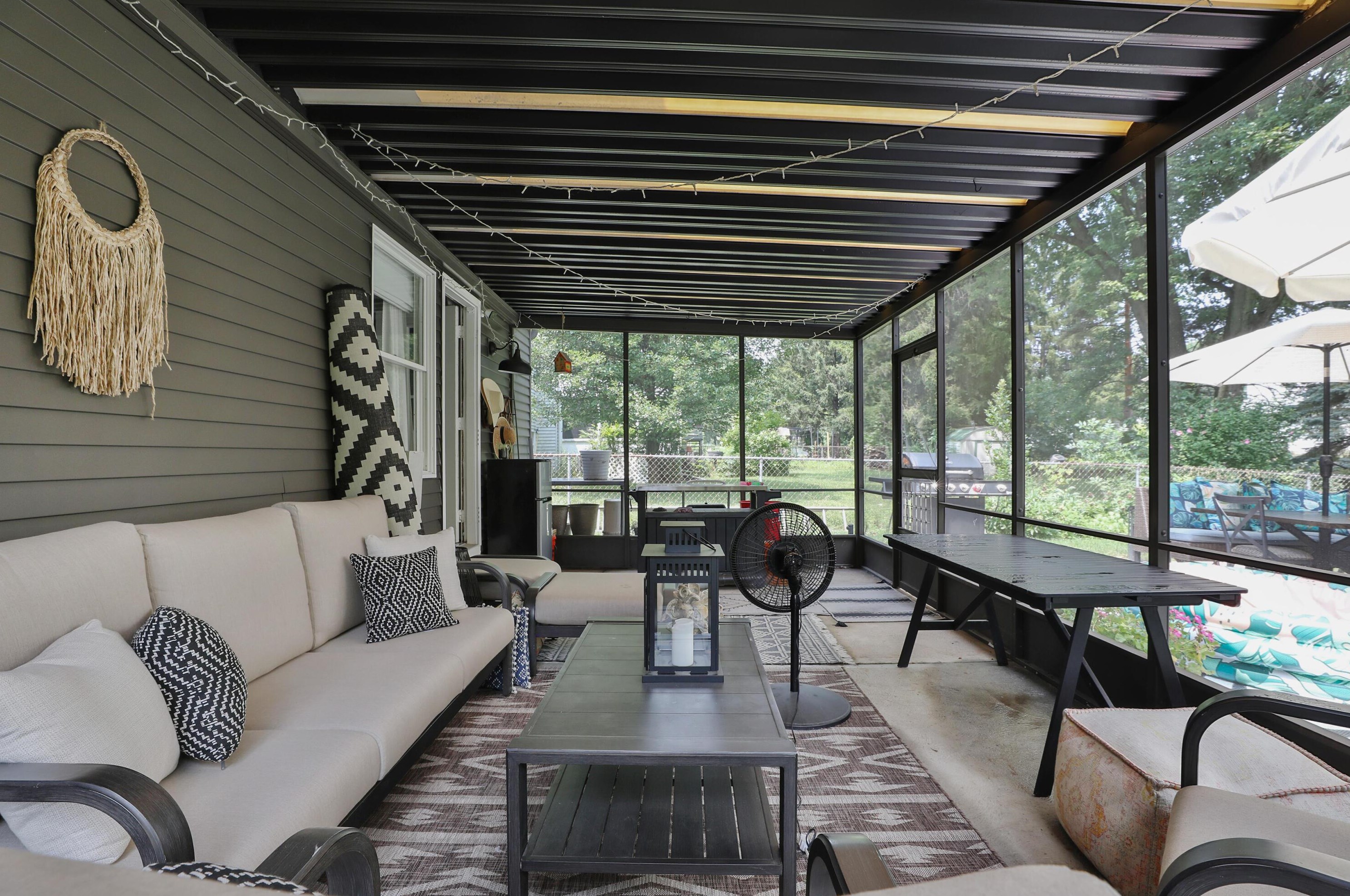 1678 Parkgate Rd, Columbus OH  43229-2004 exterior