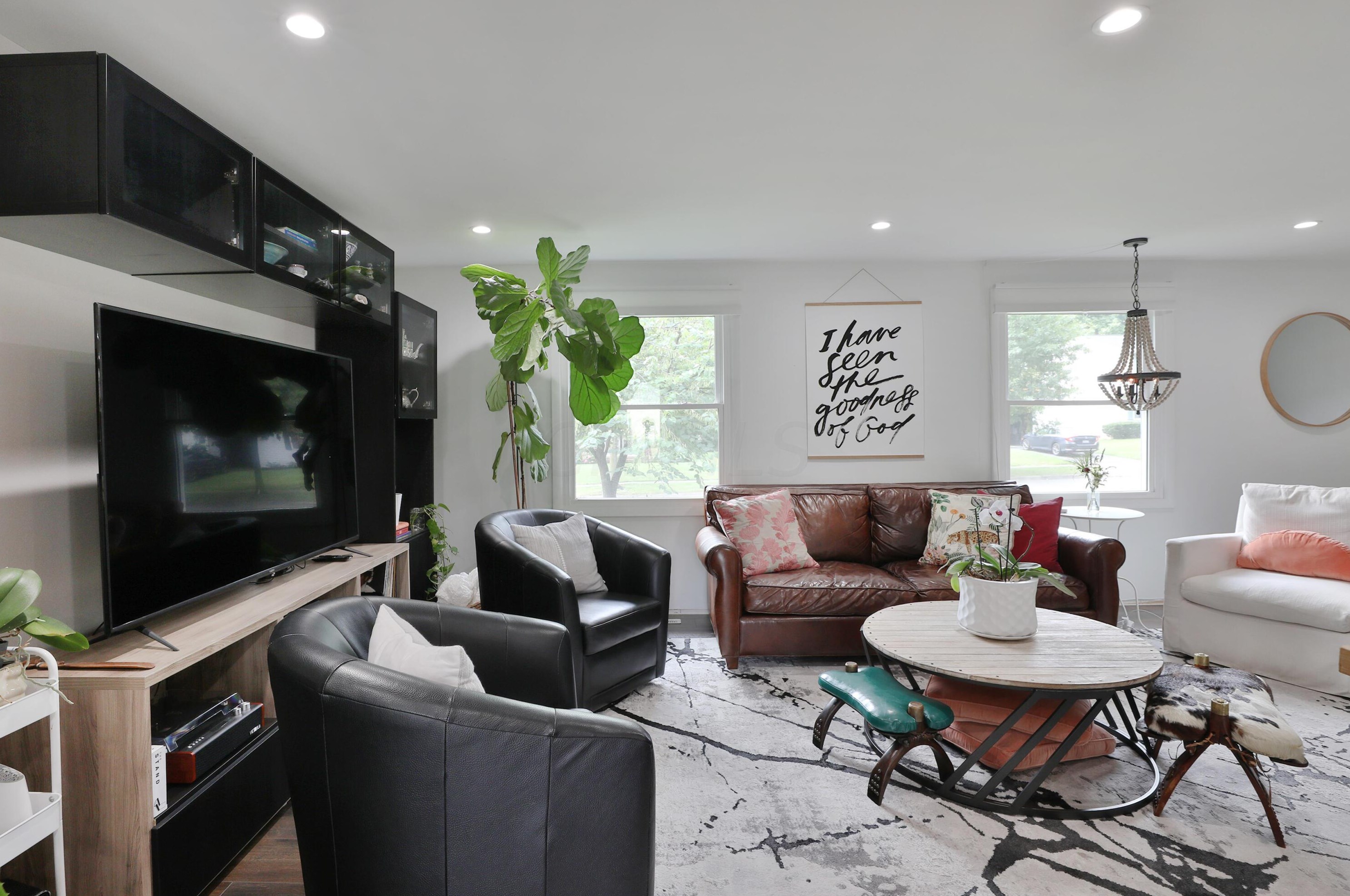 1678 Parkgate Rd, Columbus OH  43229-2004 exterior