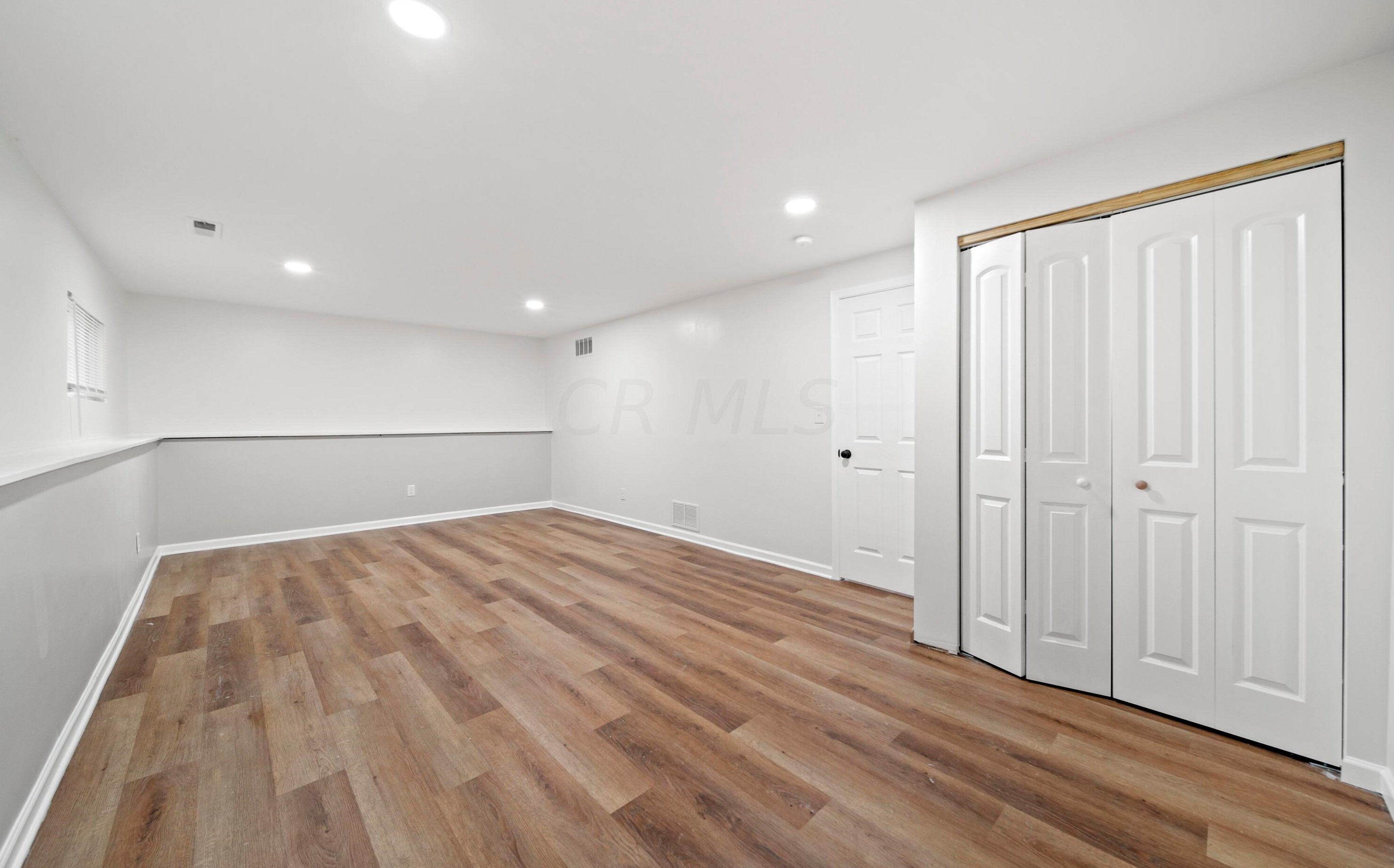 5361 Mendon Ct, Columbus OH  43232-5467 exterior