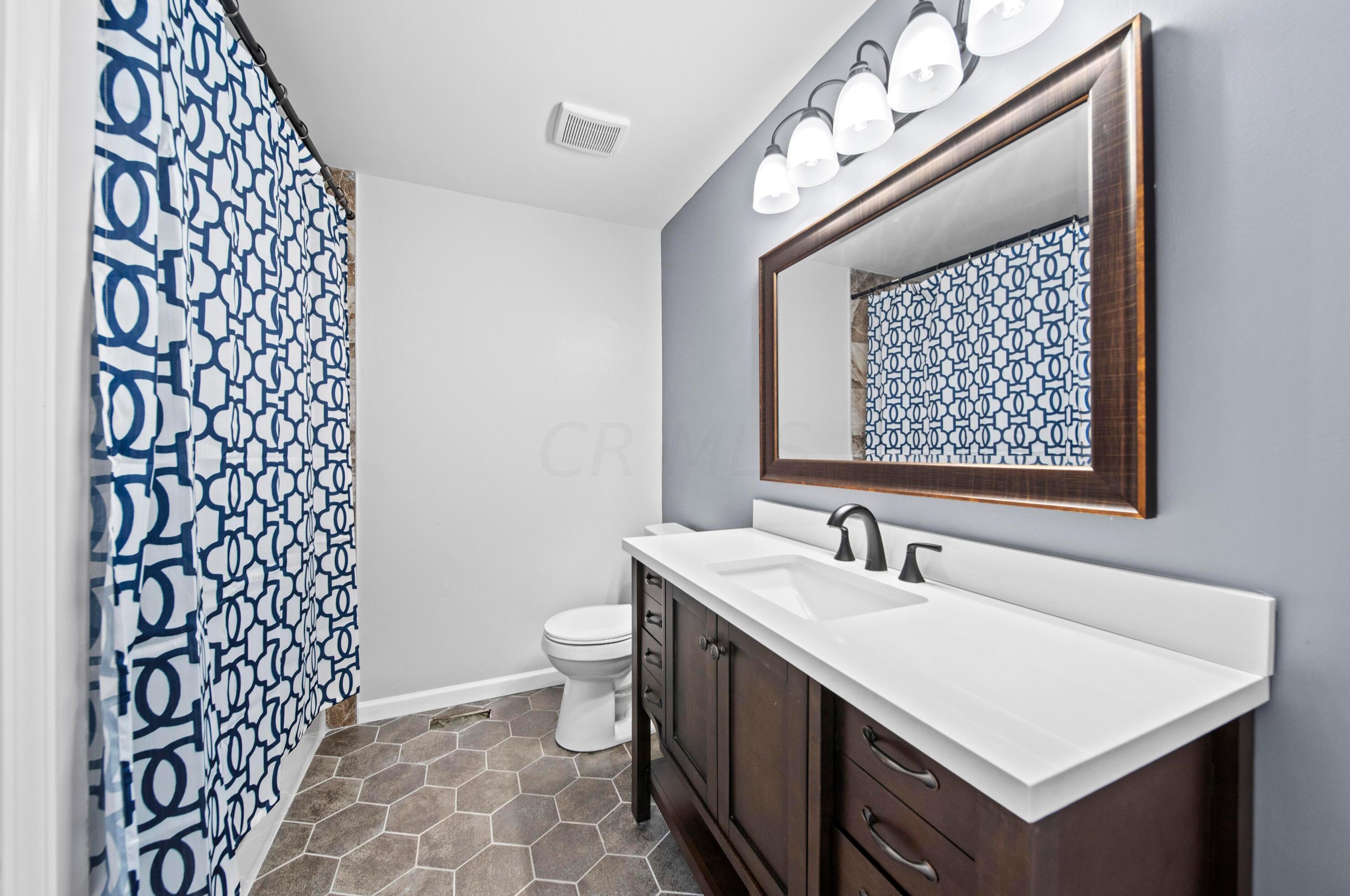 5361 Mendon Ct, Columbus OH  43232-5467 exterior