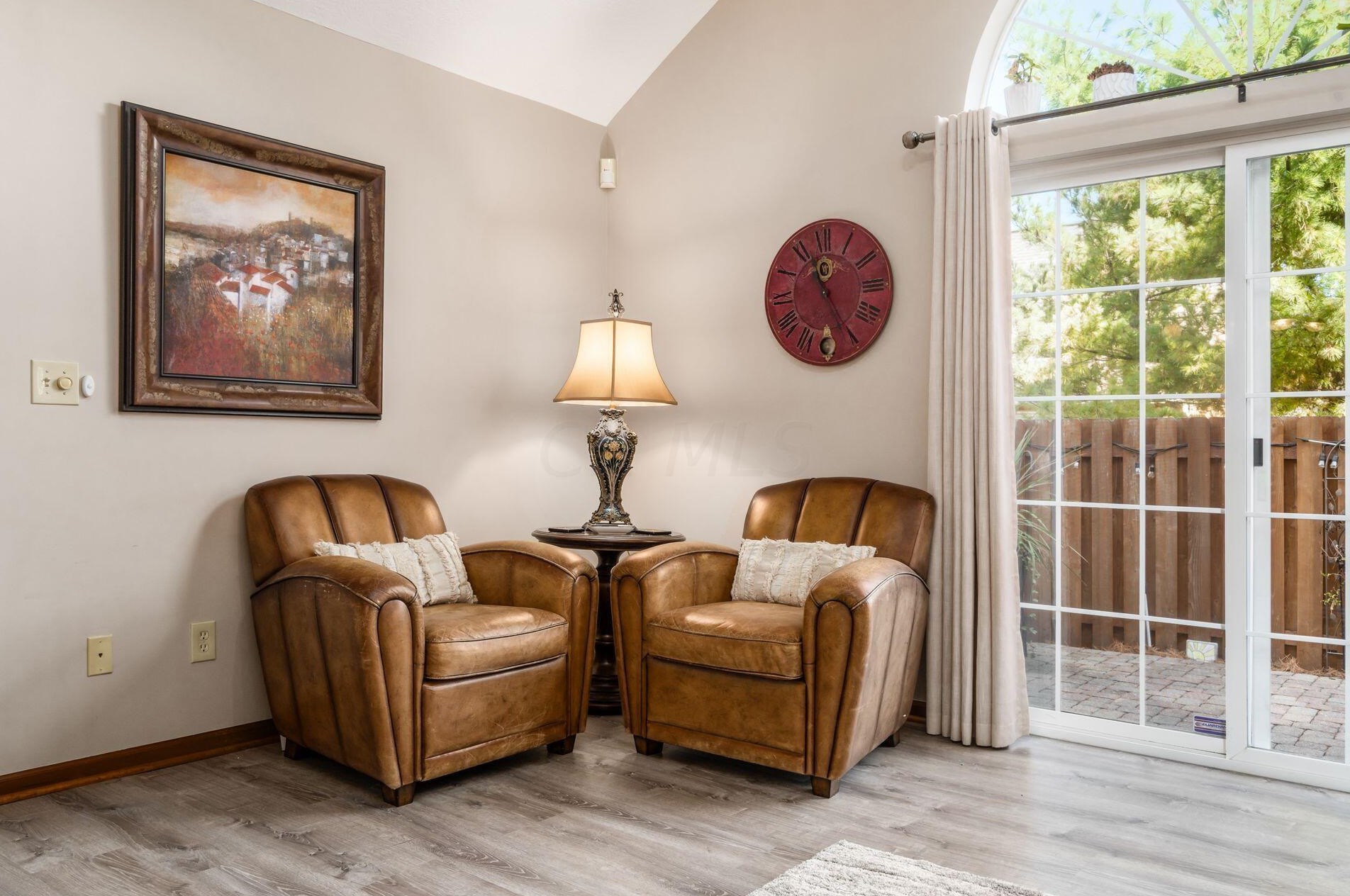 6984 Greensview Village Dr, Cnl Wnchstr OH  43110-8454 exterior