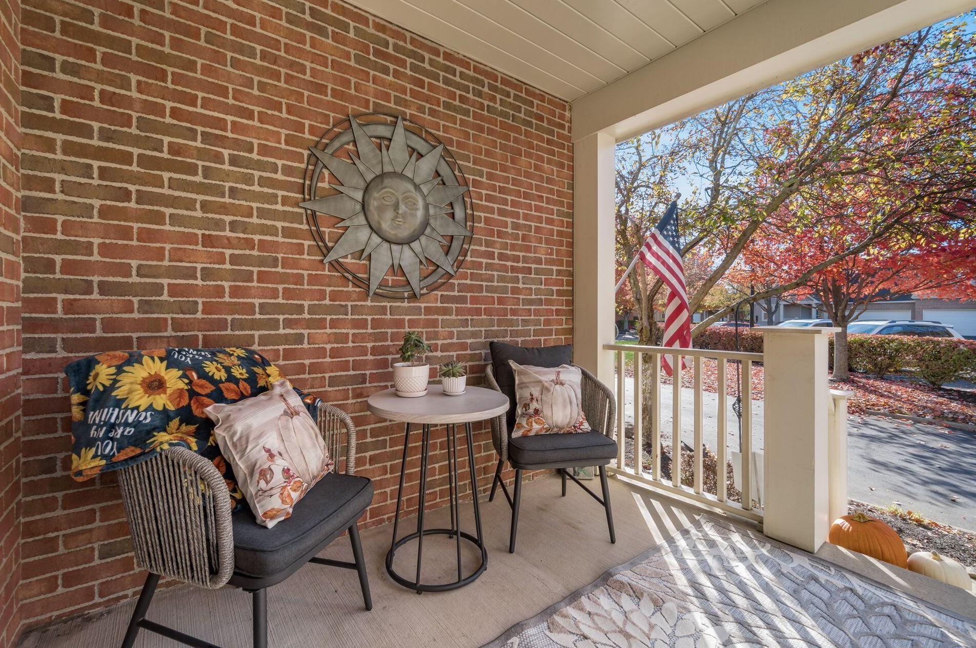 6984 Greensview Village Dr, Cnl Wnchstr OH  43110-8454 exterior