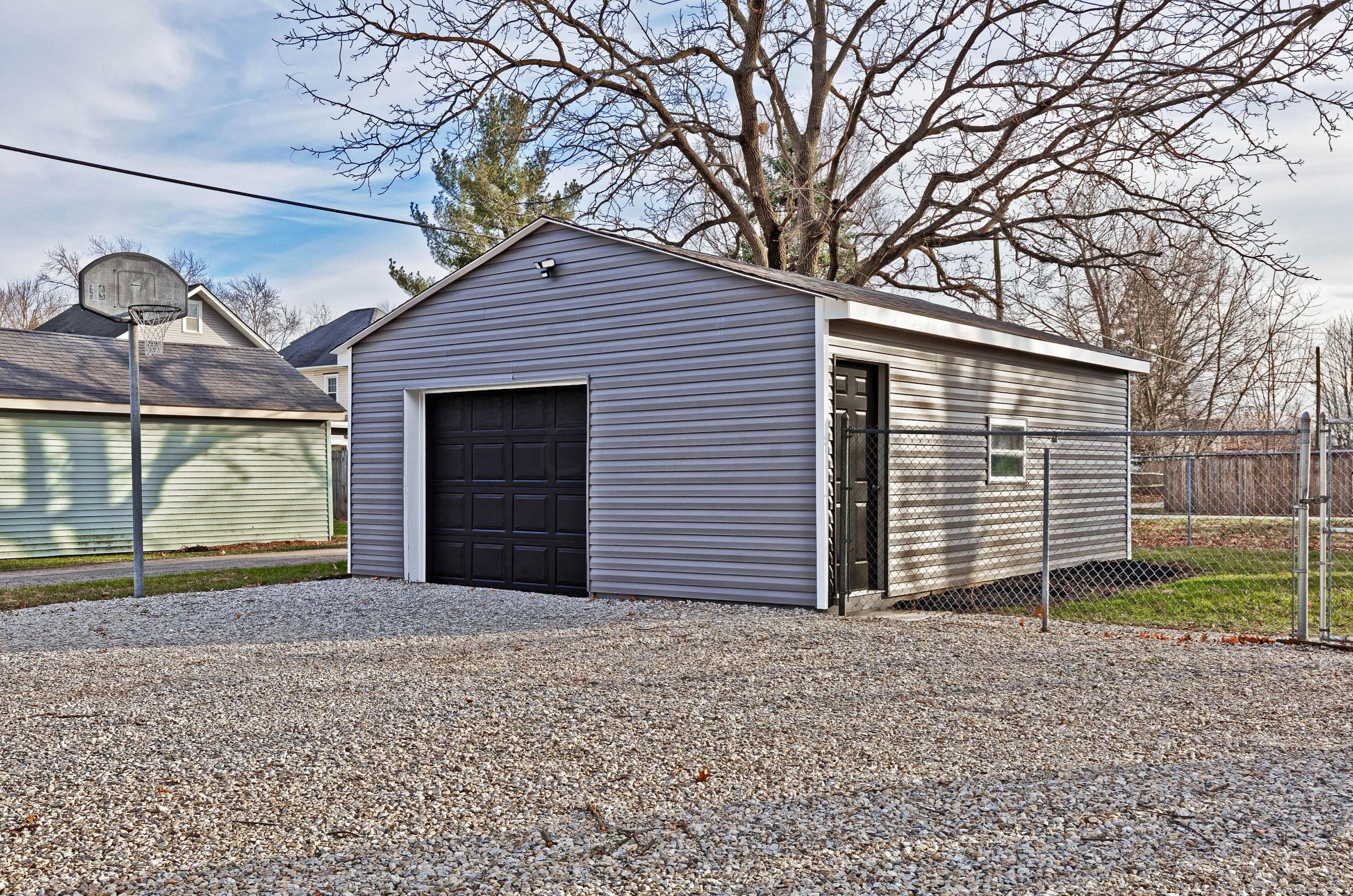 43 Toledo St, Delaware OH  43015-2458 exterior