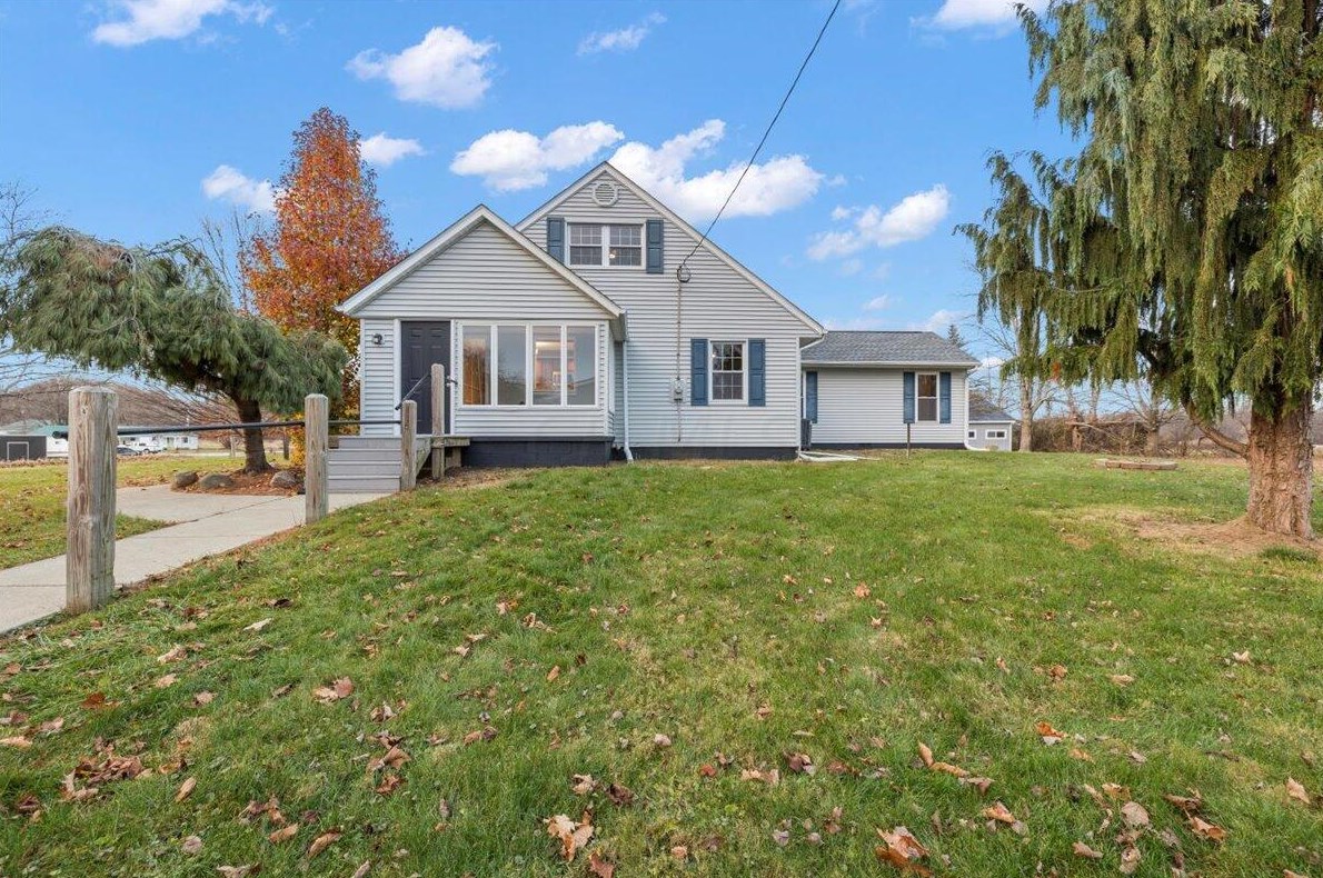 6818 Simmons Church Rd, Centerburg OH  43011-9488 exterior