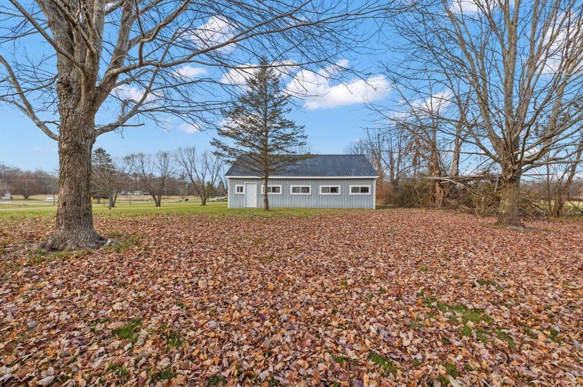 6818 Simmons Church Rd, Centerburg OH  43011-9488 exterior
