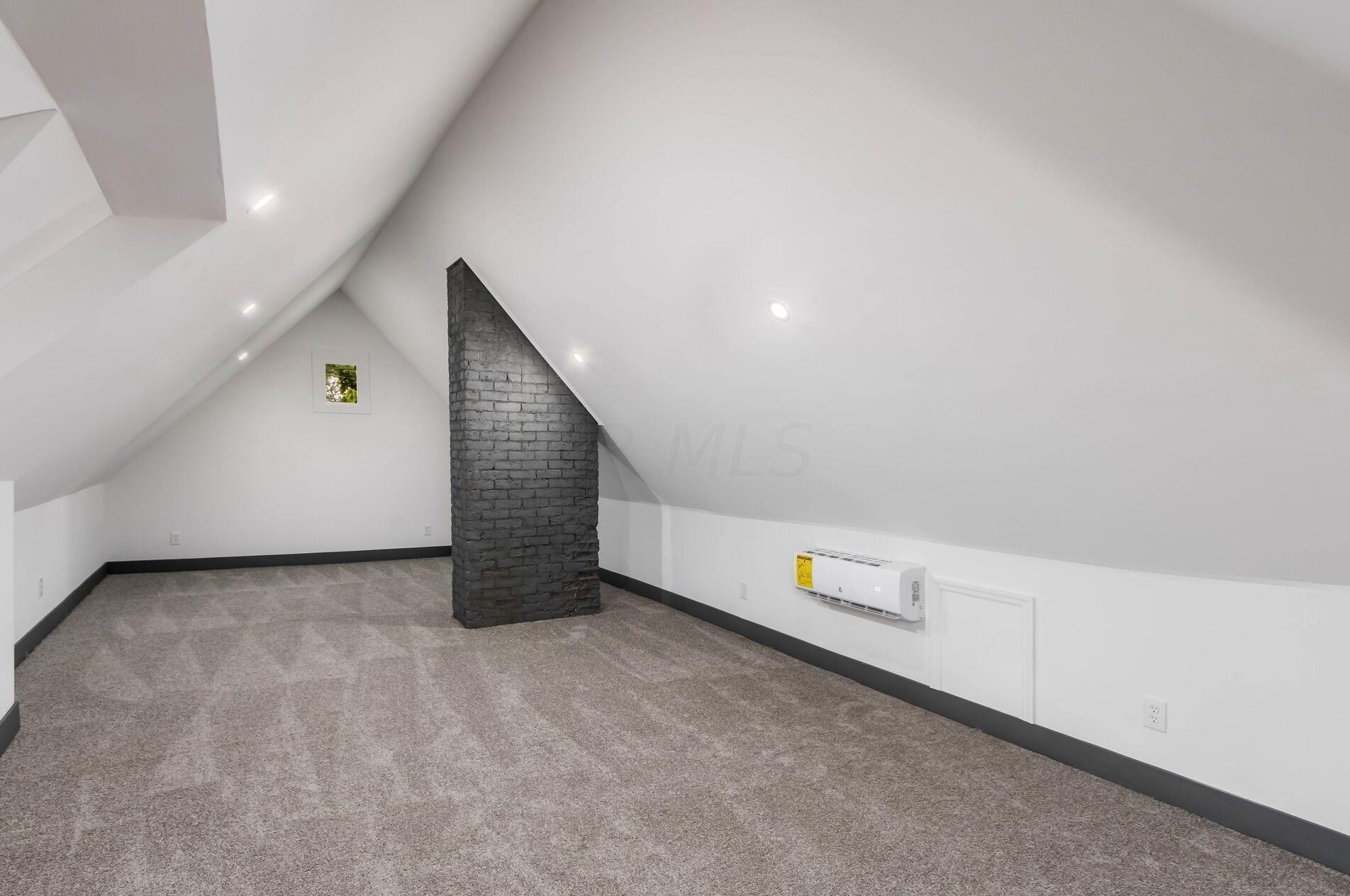 1571 Franklin Ave, Columbus OH 43085-3187 exterior