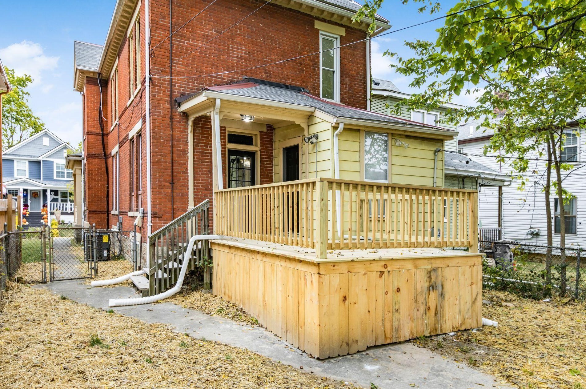 1571 Franklin Ave, Columbus OH 43085-3187 exterior