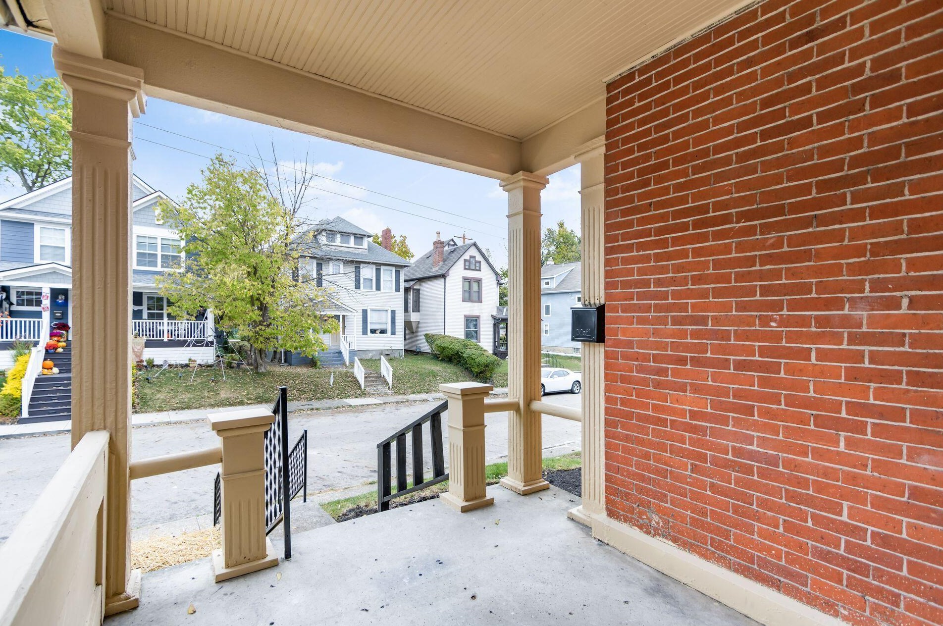 1571 Franklin Ave, Columbus OH 43085-3187 exterior