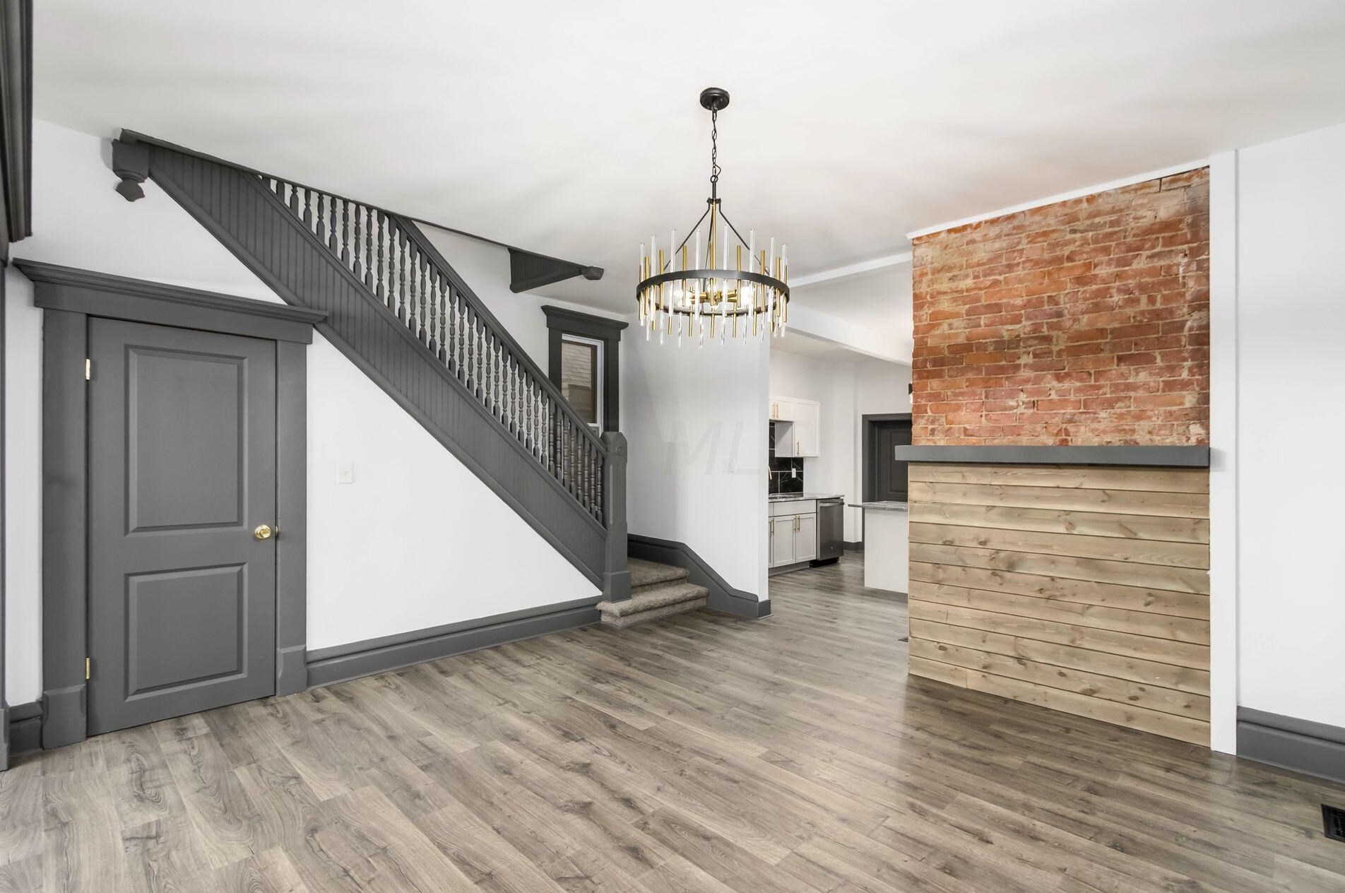 1571 Franklin Ave, Columbus OH 43085-3187 exterior