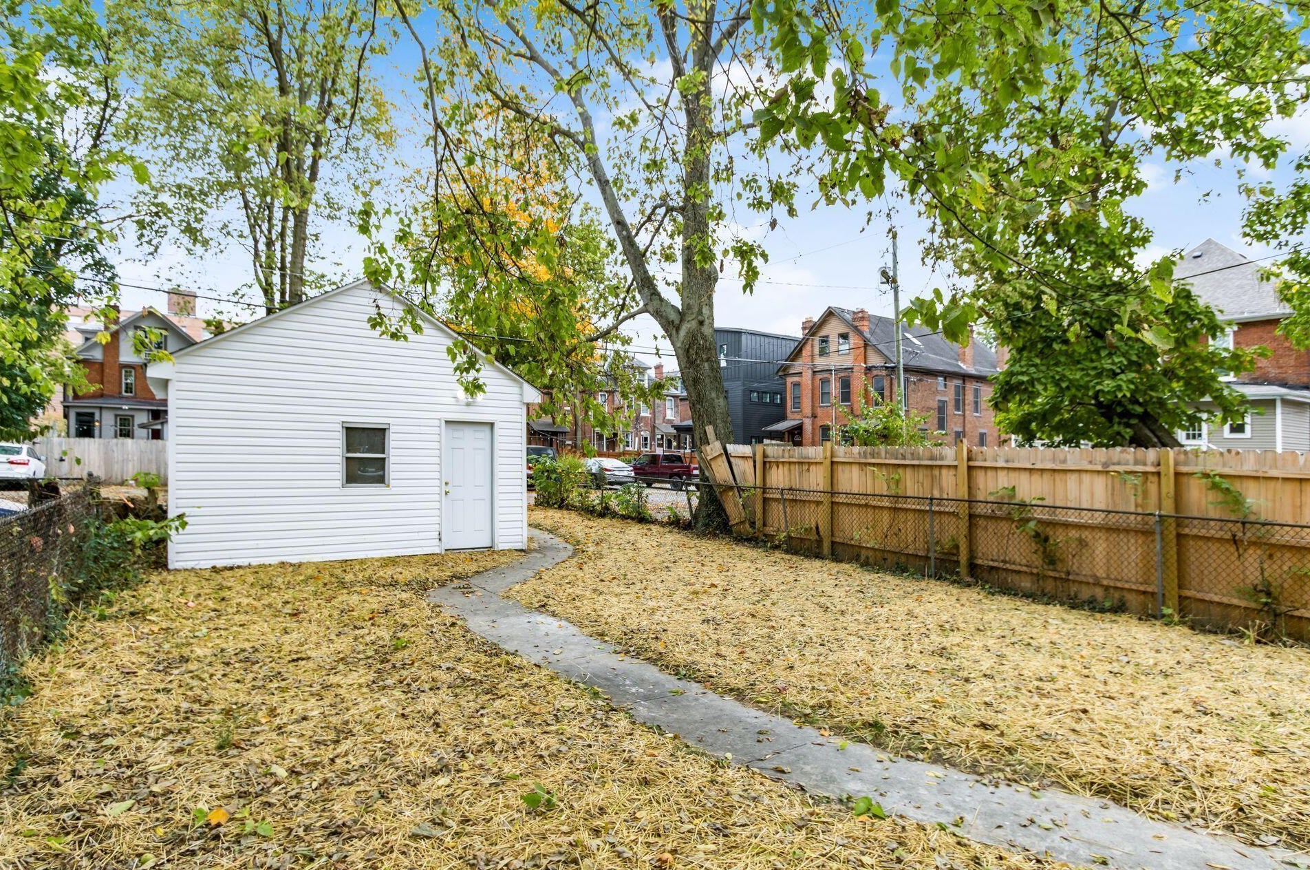 1571 Franklin Ave, Columbus OH 43085-3187 exterior