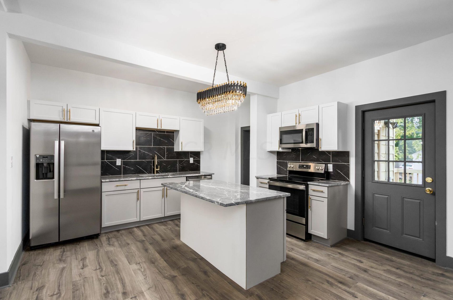 1571 Franklin Ave, Columbus OH 43085-3187 exterior