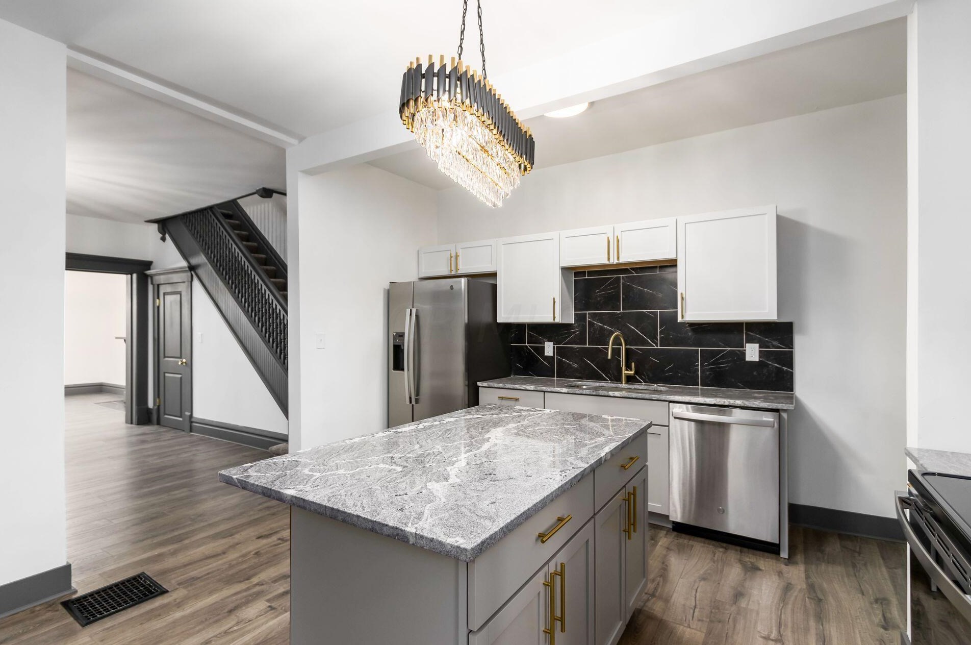 1571 Franklin Ave, Columbus OH 43085-3187 exterior