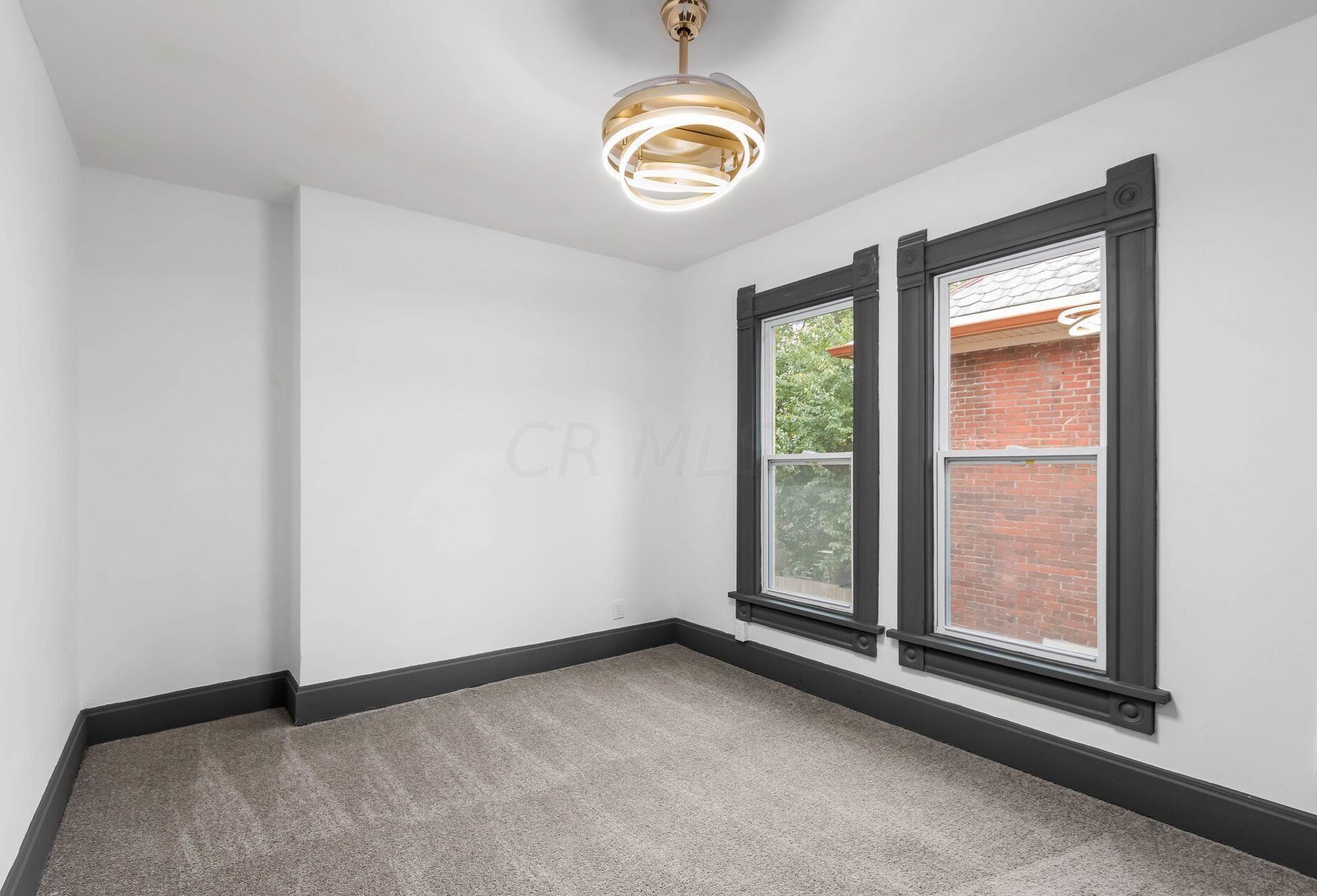 1571 Franklin Ave, Columbus OH 43085-3187 exterior