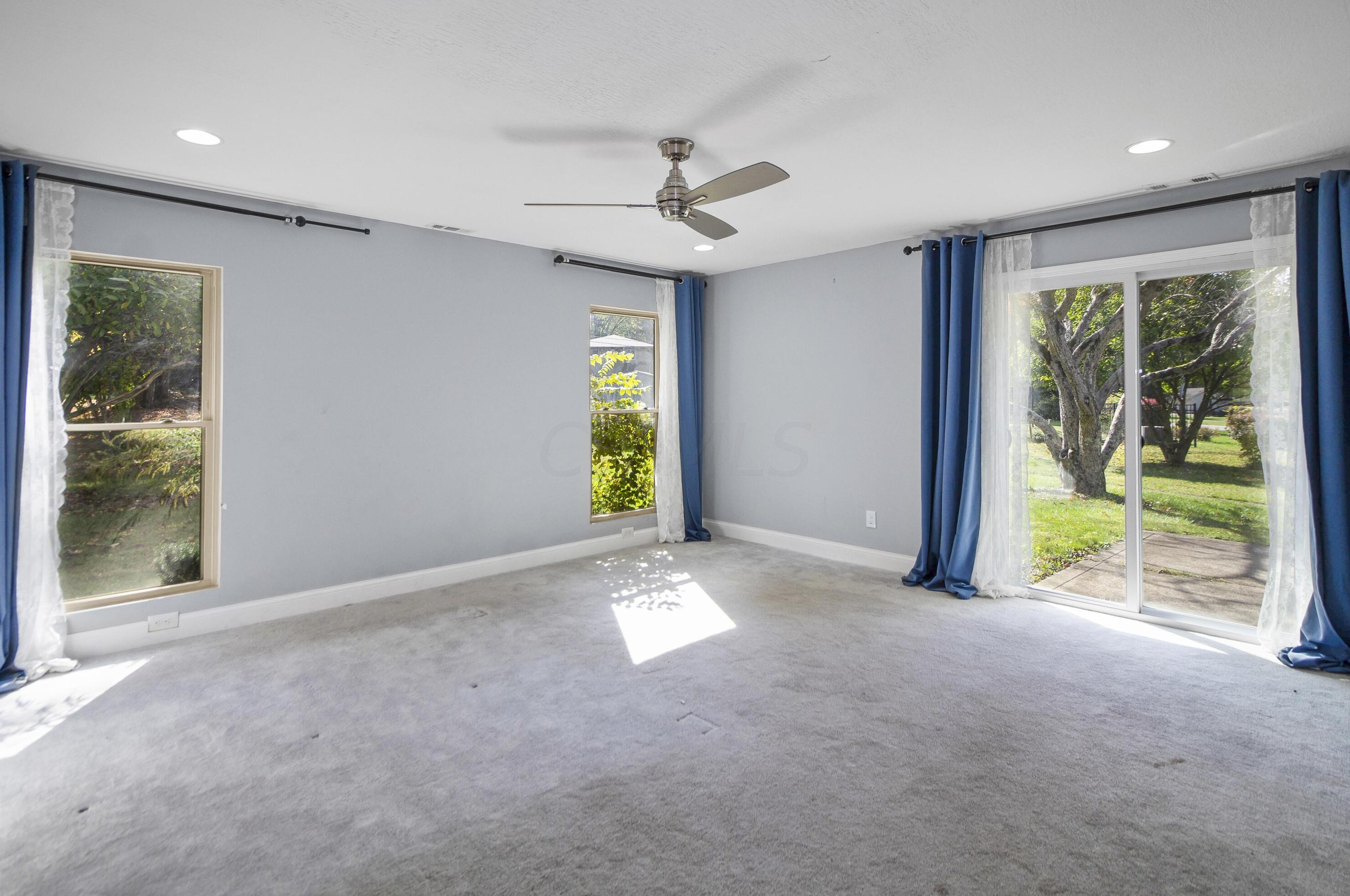 3254 Grey Fox Dr, Columbus OH 43230-1923 exterior