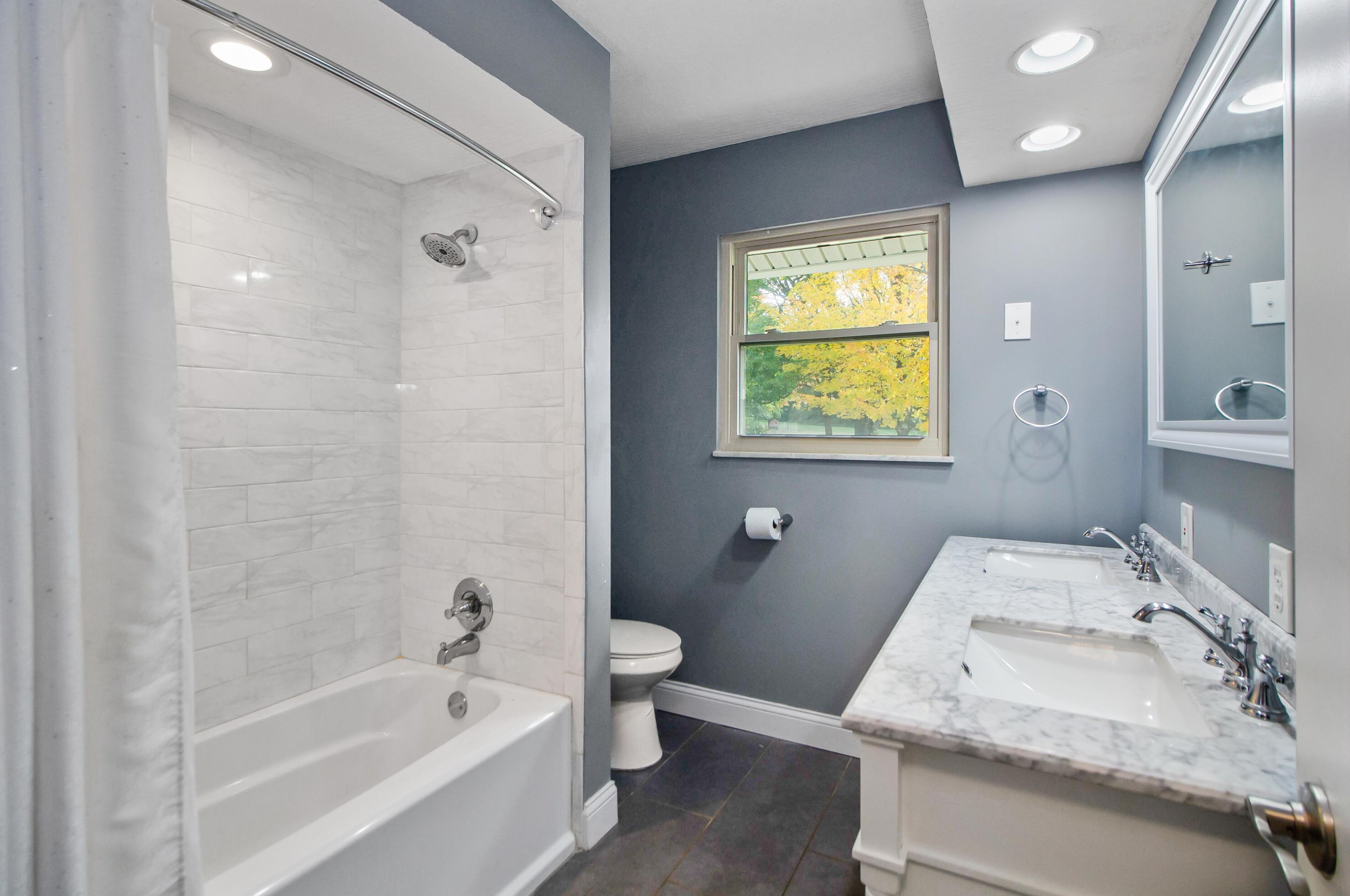 3254 Grey Fox Dr, Columbus OH 43230-1923 exterior