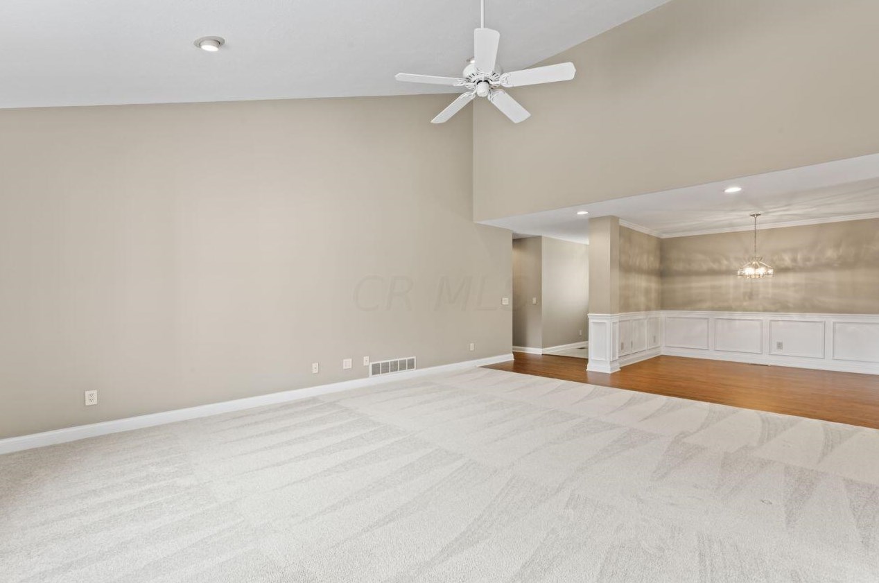 890 Augusta Glen Dr, Columbus OH  43235-5014 exterior