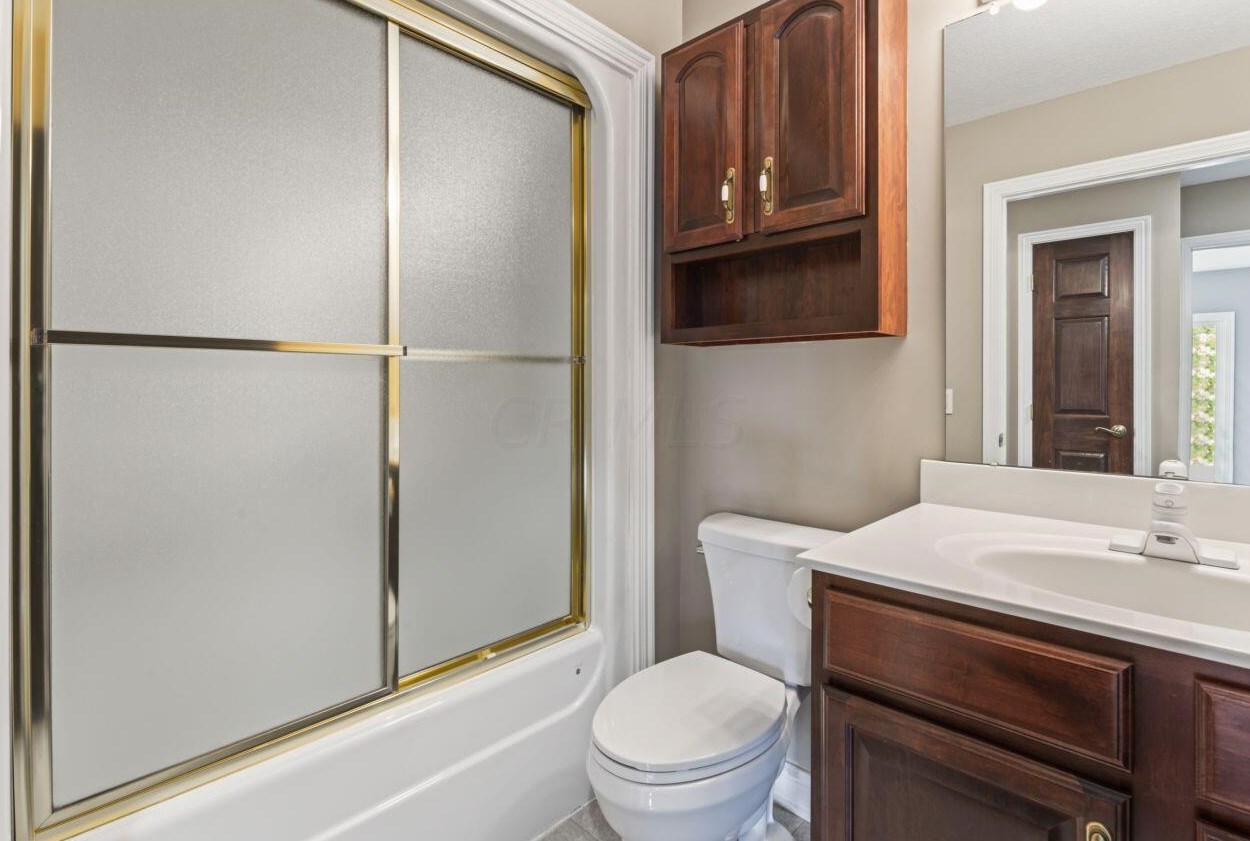 890 Augusta Glen Dr, Columbus OH  43235-5014 exterior