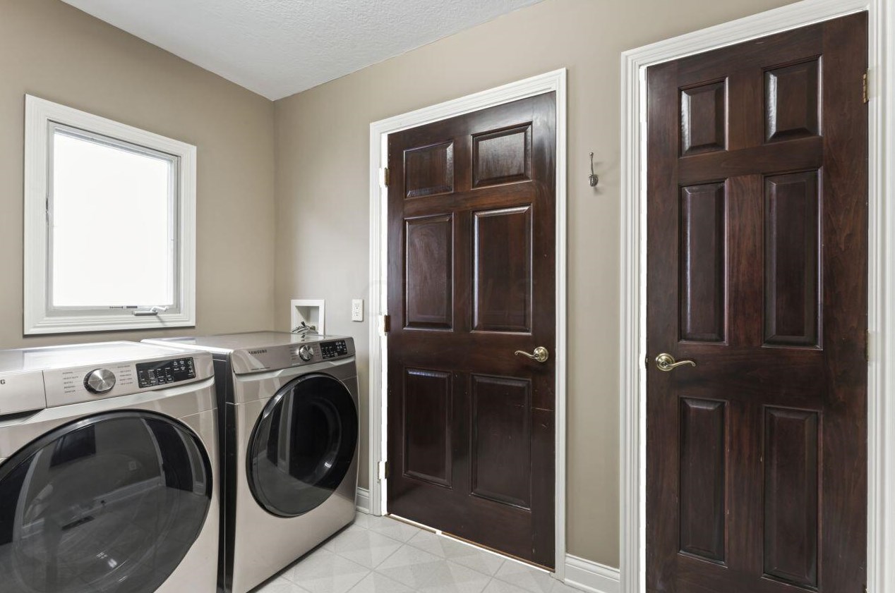 890 Augusta Glen Dr, Columbus OH  43235-5014 exterior