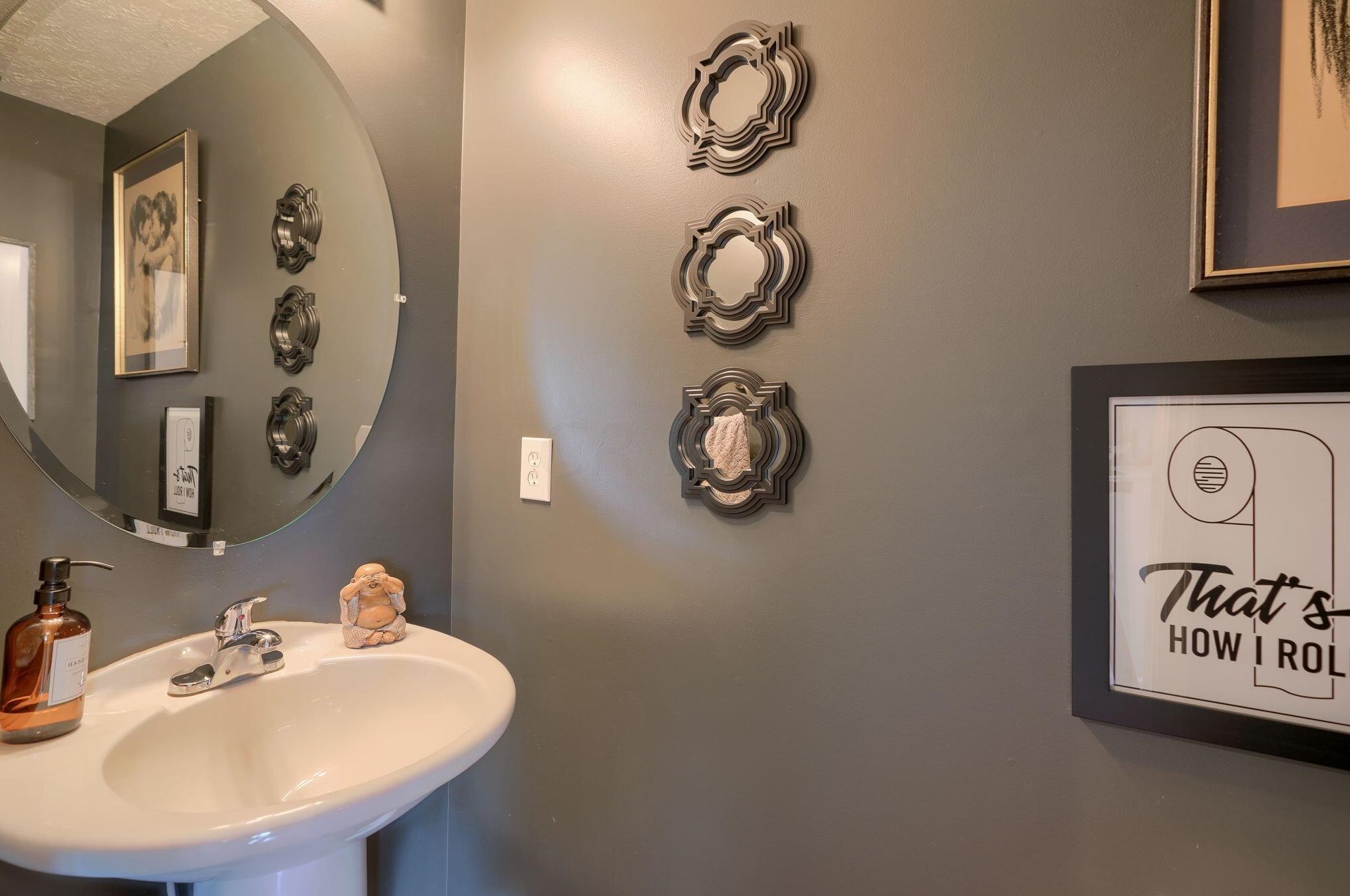 693 Brighton St, Pickerington OH  43147-8009 exterior