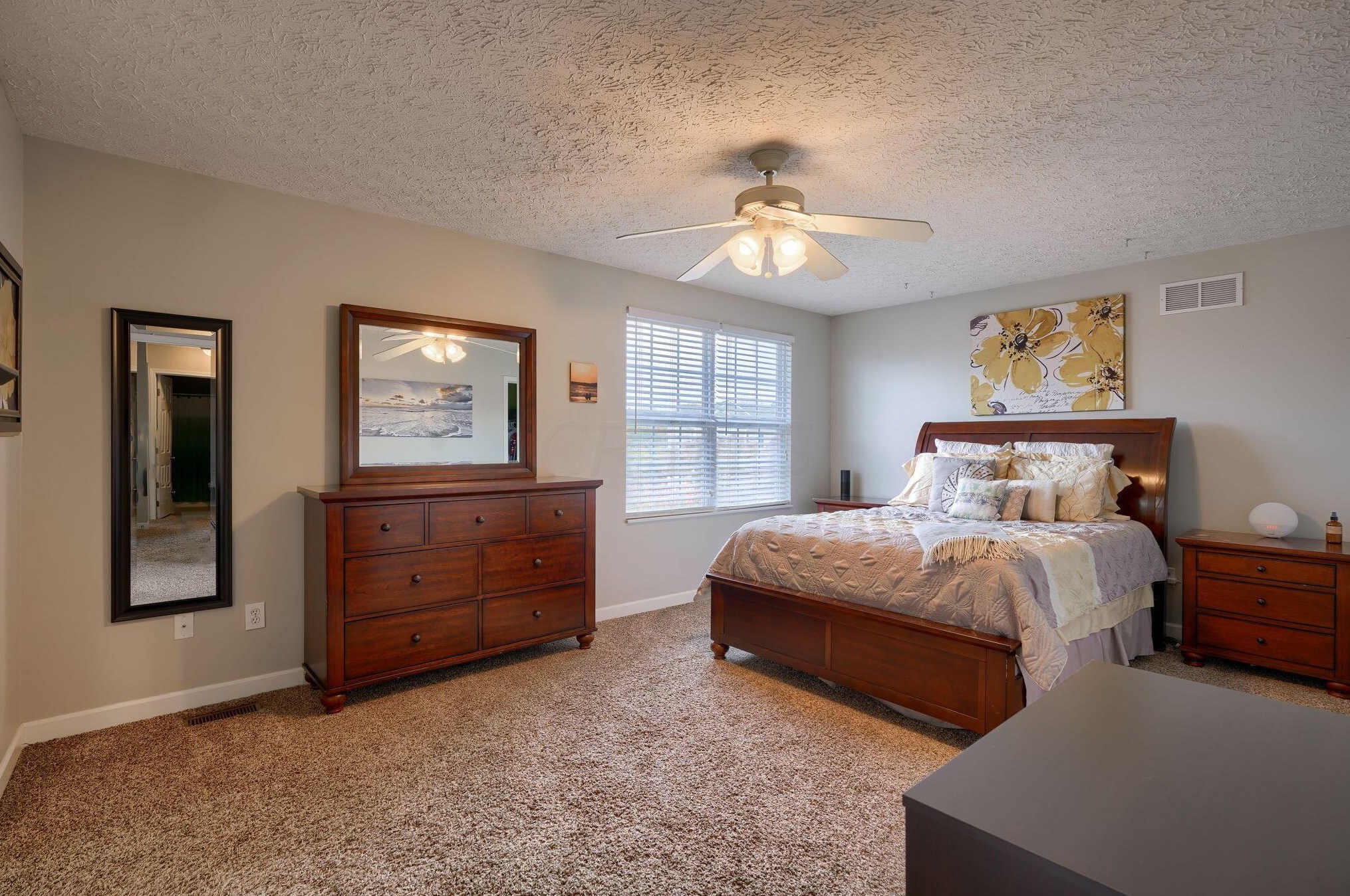 693 Brighton St, Pickerington OH  43147-8009 exterior