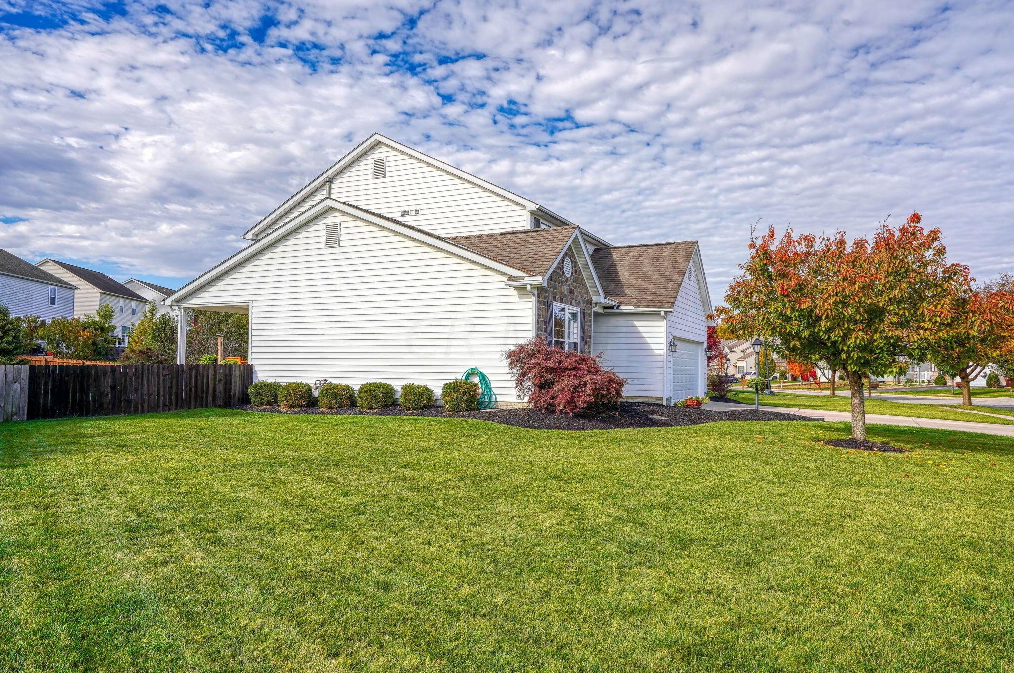 693 Brighton St, Pickerington OH  43147-8009 exterior