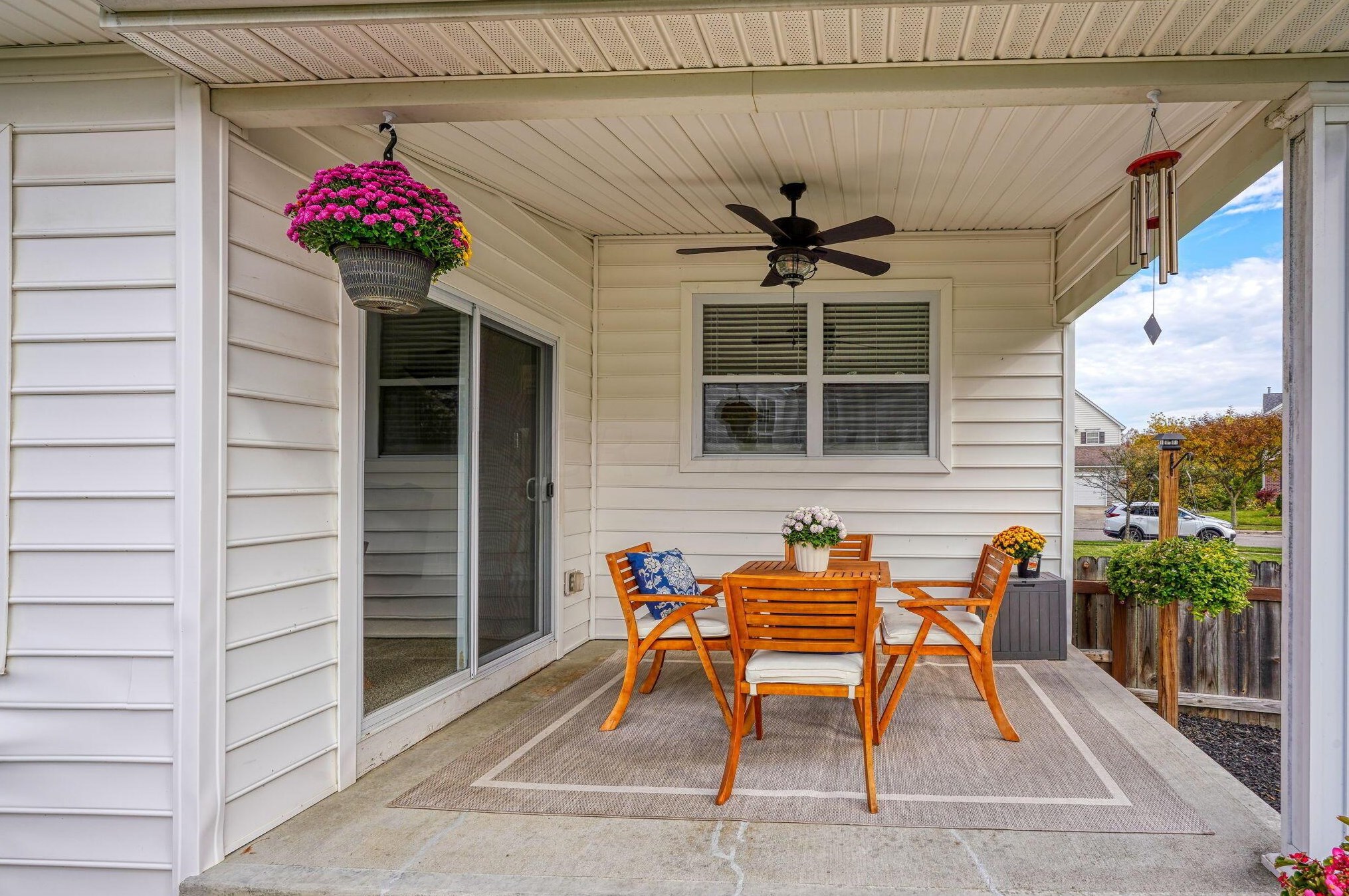 693 Brighton St, Pickerington OH  43147-8009 exterior