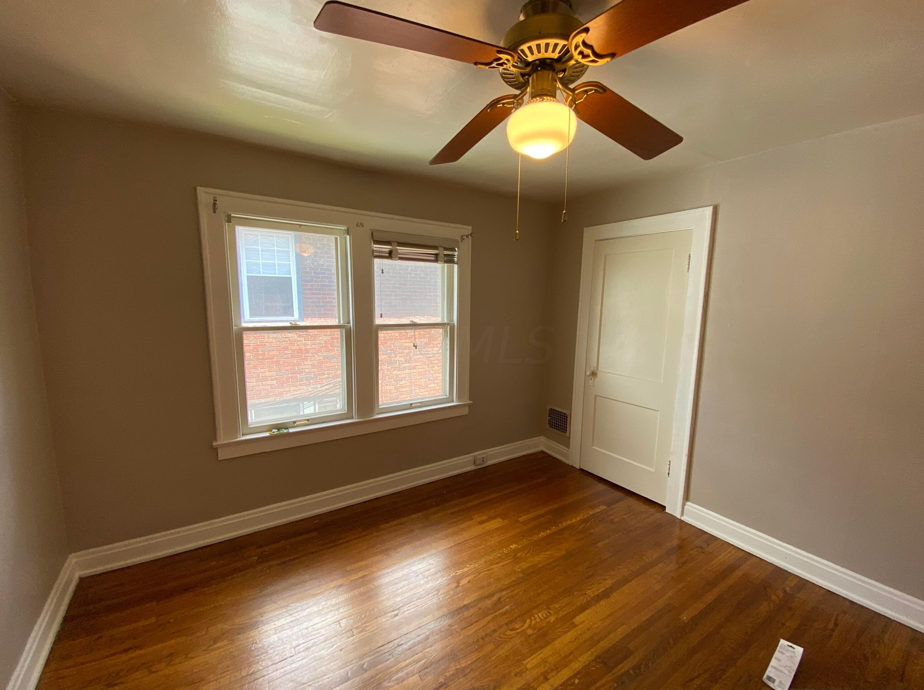 486 Vermont Pl, Columbus OH 43201-3130 exterior