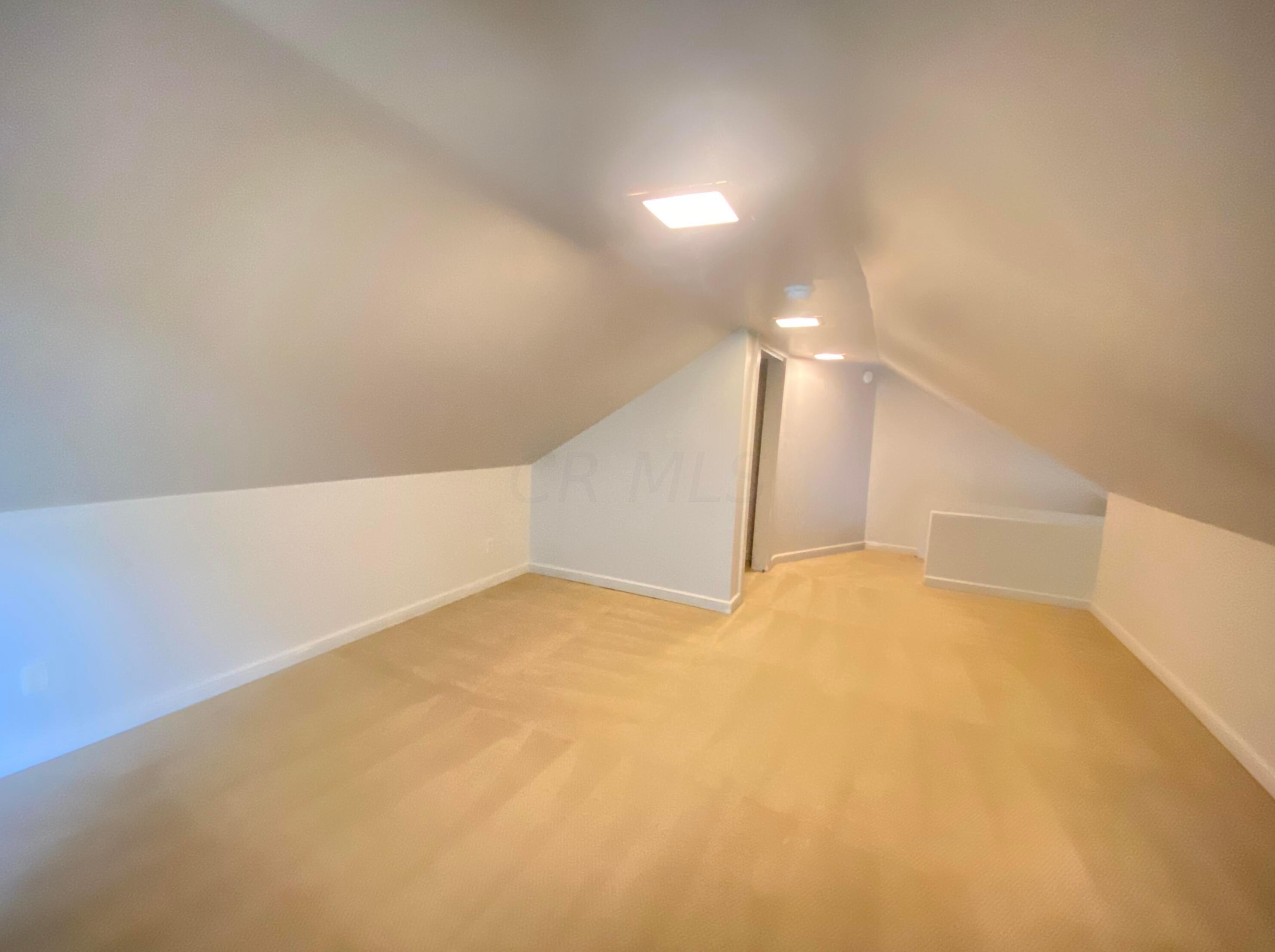 486 Vermont Pl, Columbus OH 43201-3130 exterior