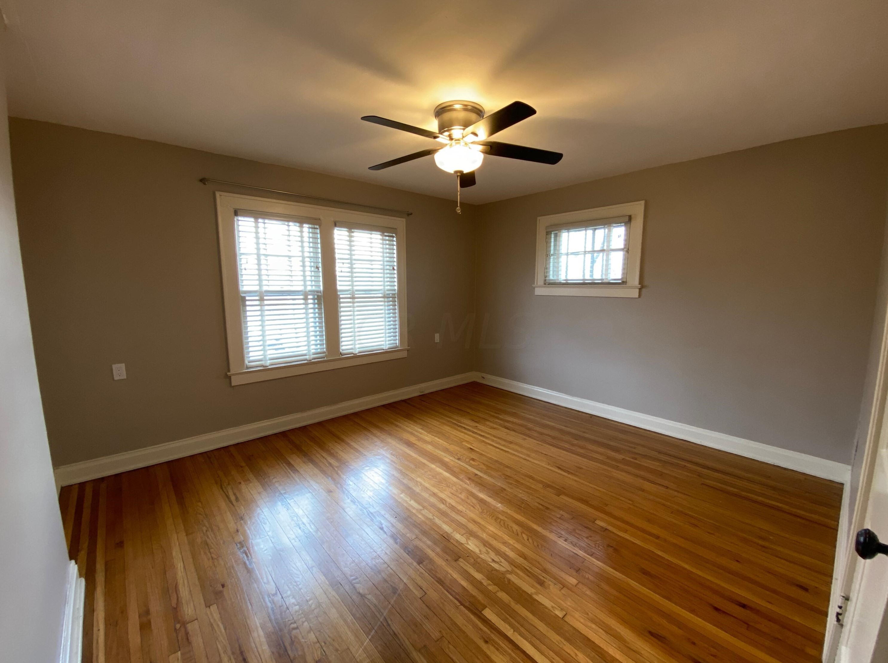 486 Vermont Pl, Columbus OH 43201-3130 exterior