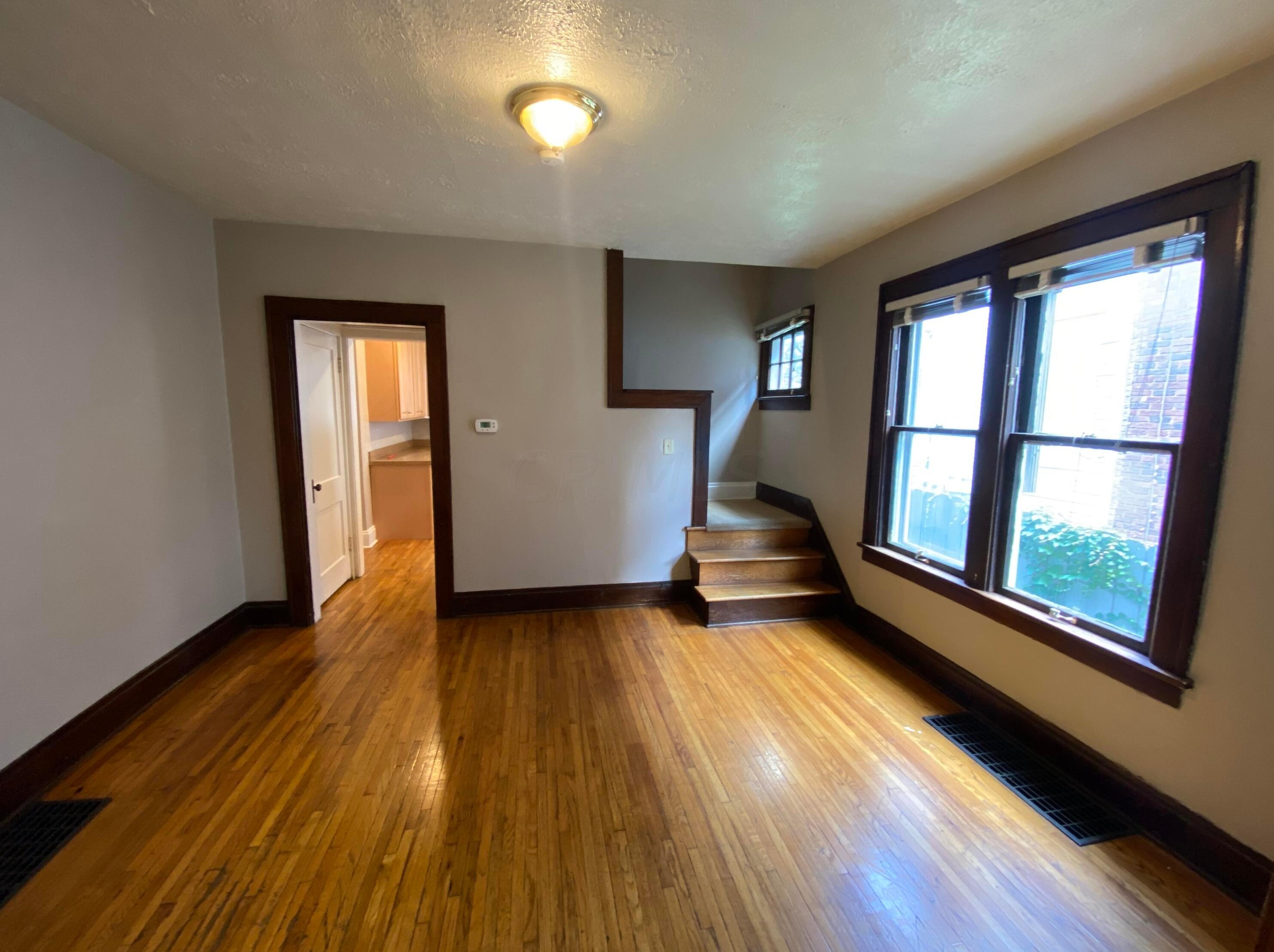 486 Vermont Pl, Columbus OH 43201-3130 exterior