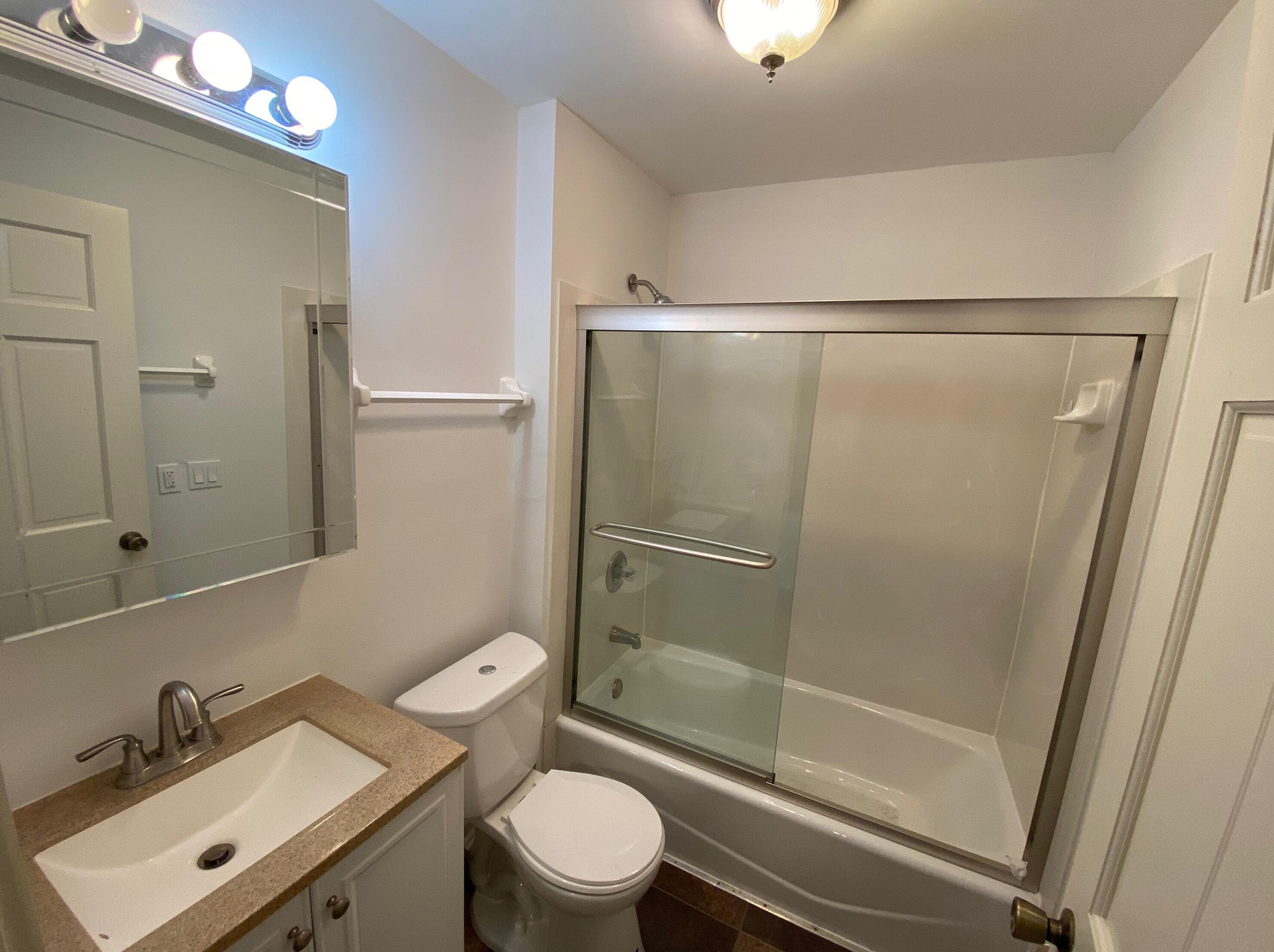 486 Vermont Pl, Columbus OH 43201-3130 exterior