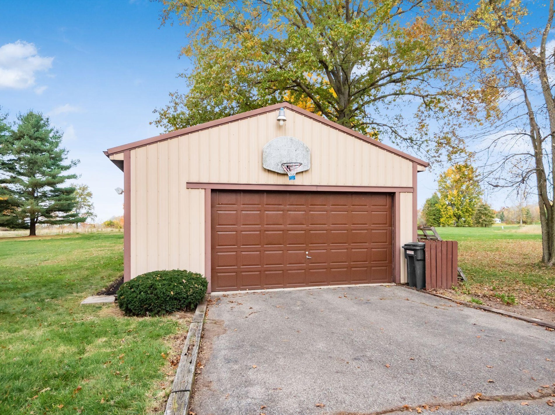 10495 Stoudertown Rd, Pickerington OH  43147-9456 exterior