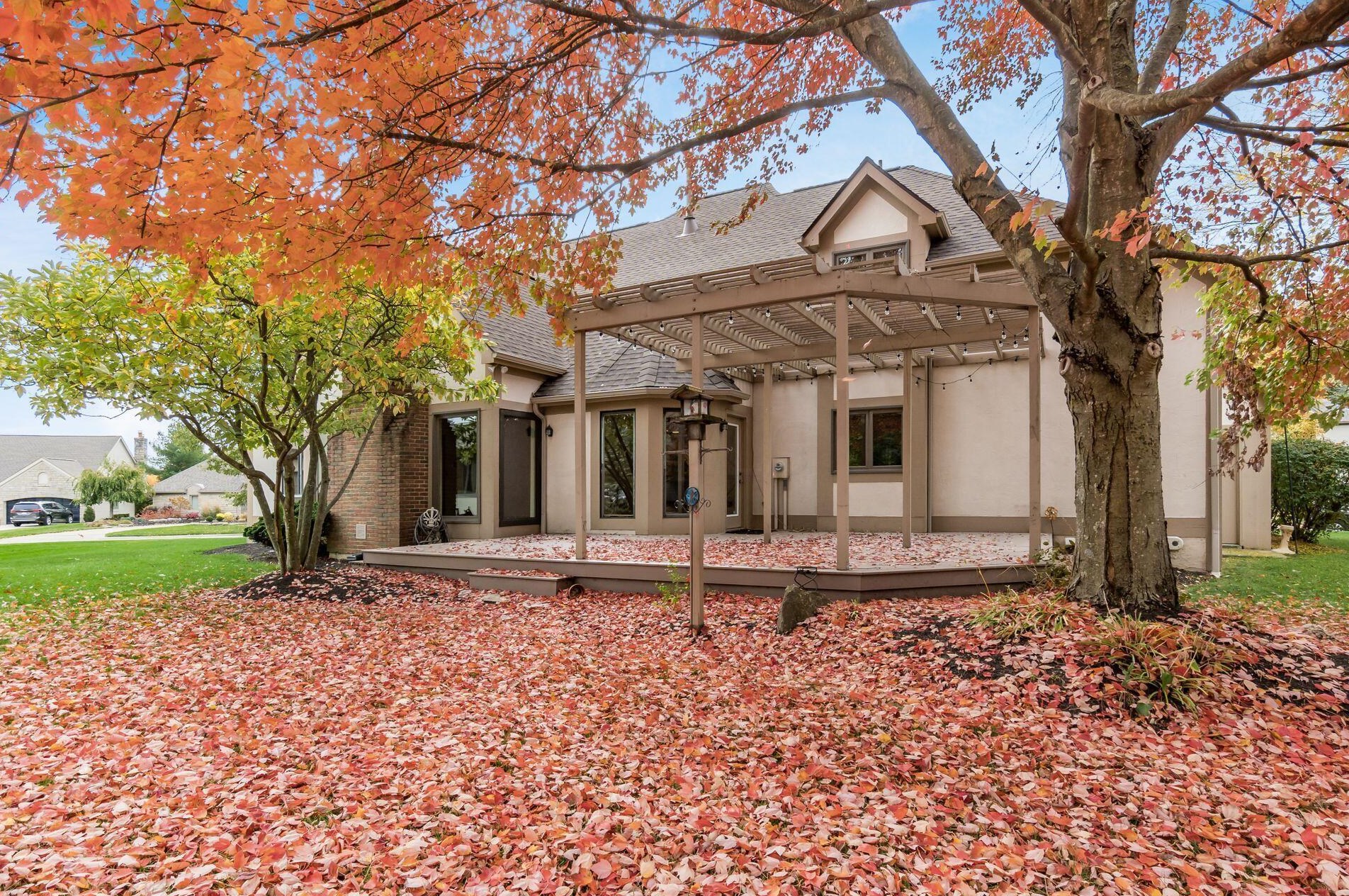 6168 Abbotsford Dr, Dublin OH  43017-8674 exterior