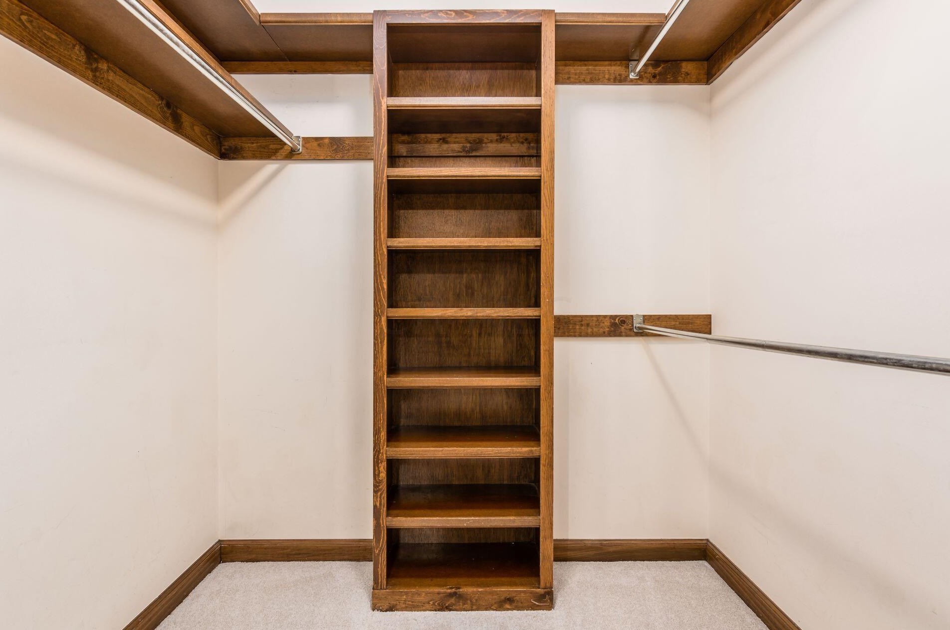 6168 Abbotsford Dr, Dublin OH  43017-8674 exterior