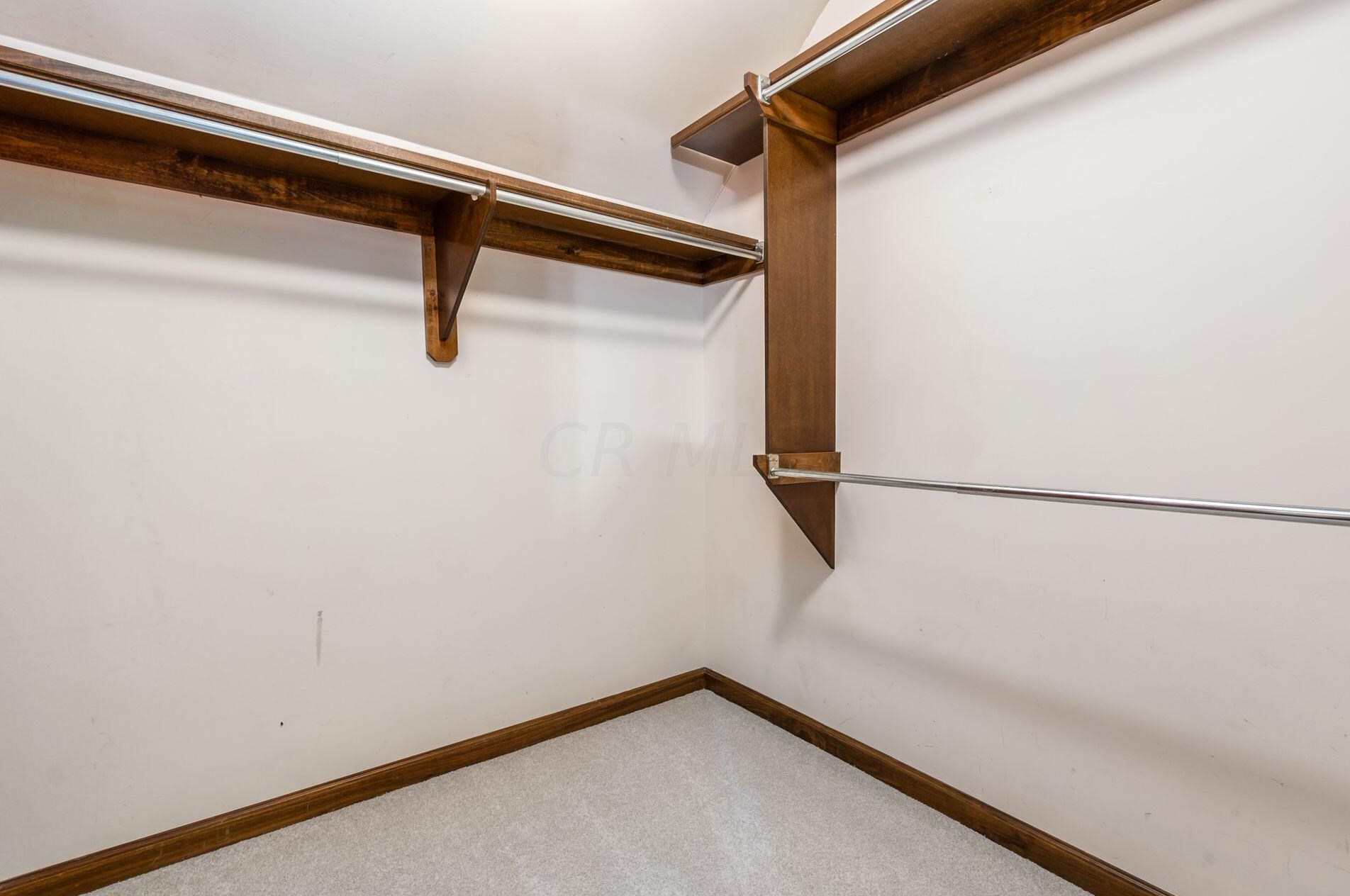 6168 Abbotsford Dr, Dublin OH  43017-8674 exterior