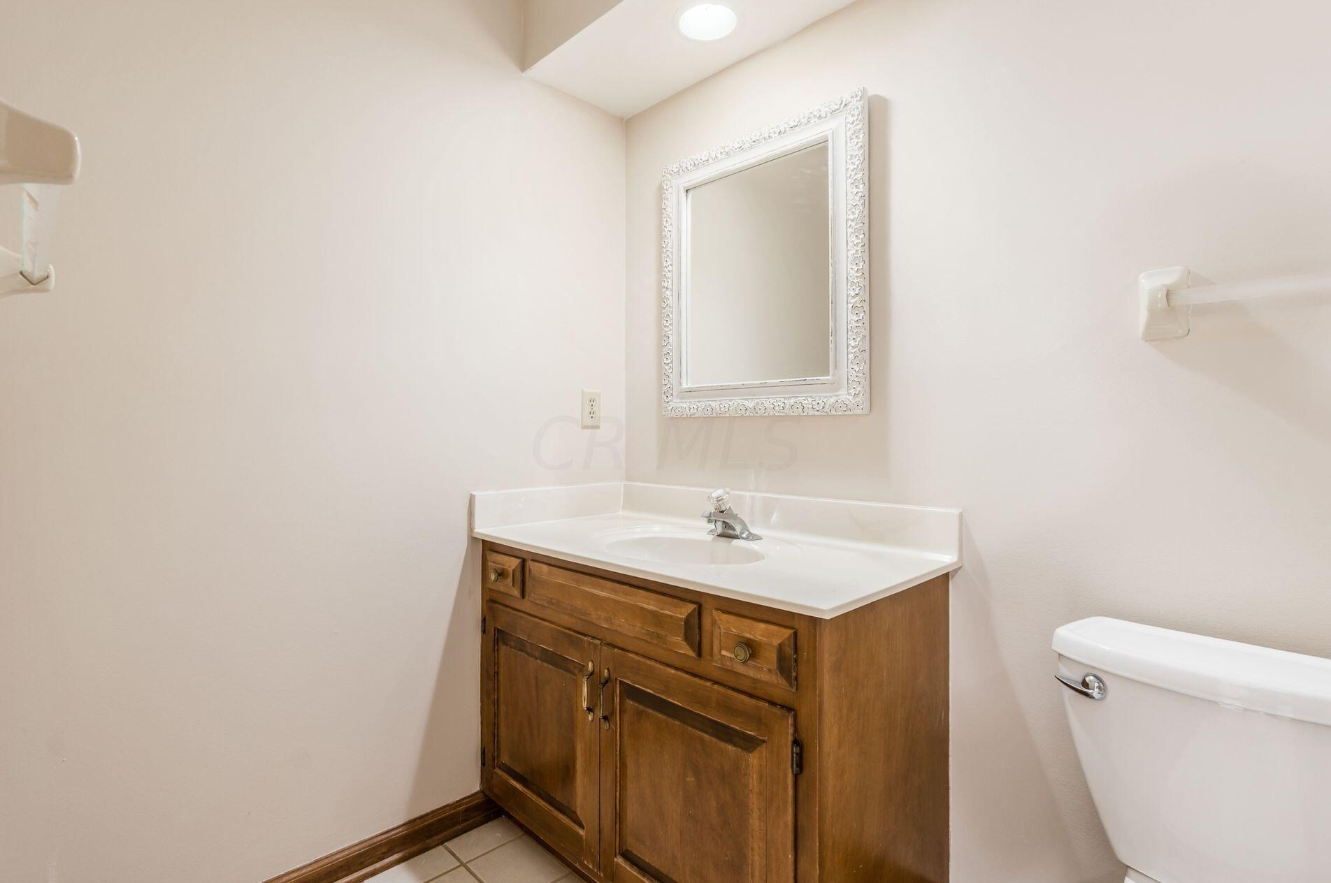 6168 Abbotsford Dr, Dublin OH  43017-8674 exterior