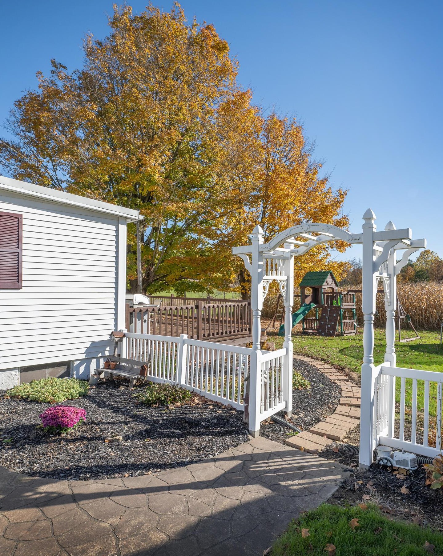 17700 Liberty Rd, Fredricktwn OH  43019-9784 exterior