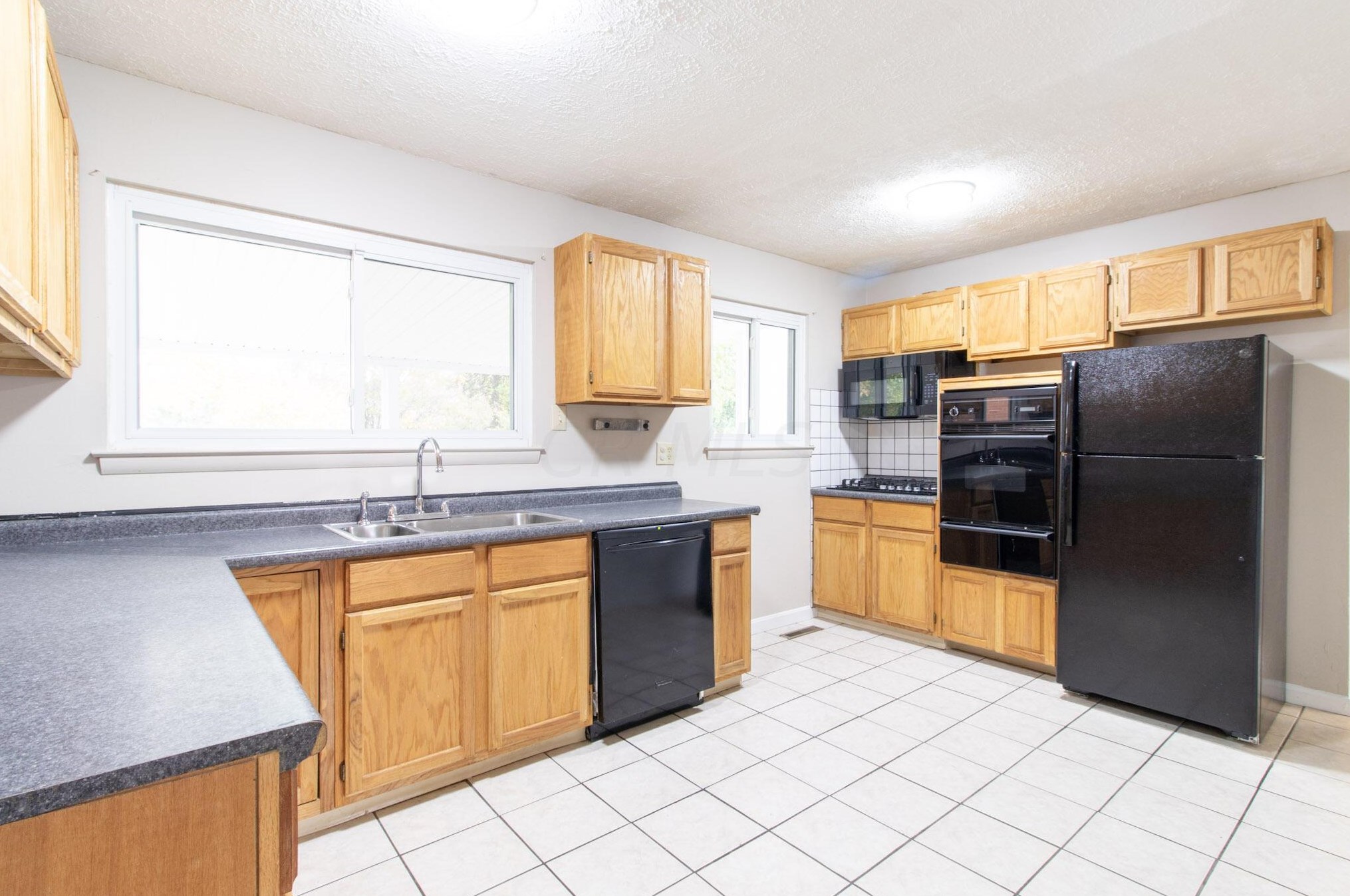 4894 Downing Dr, Columbus OH  43232-4602 exterior