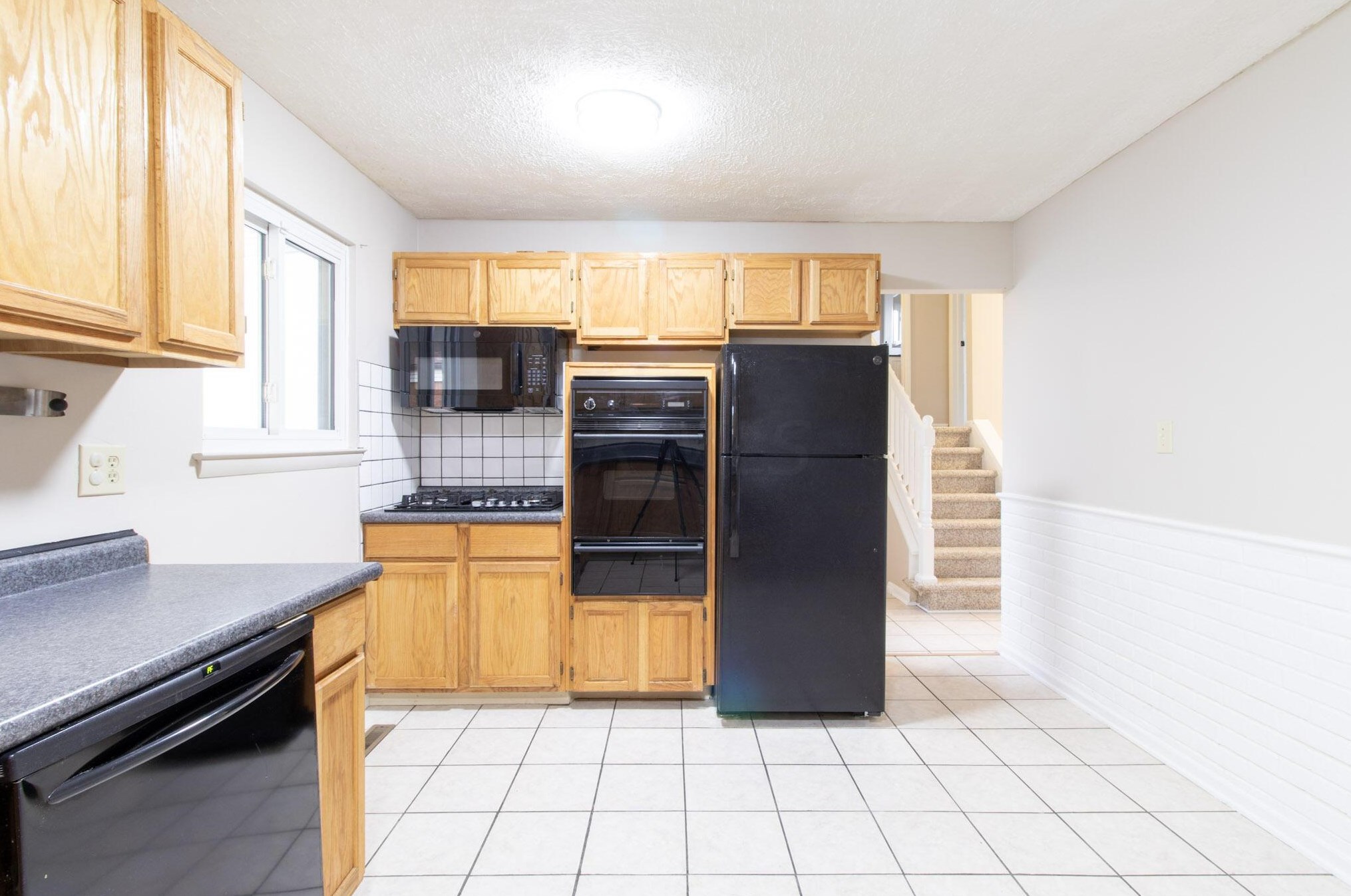 4894 Downing Dr, Columbus OH  43232-4602 exterior