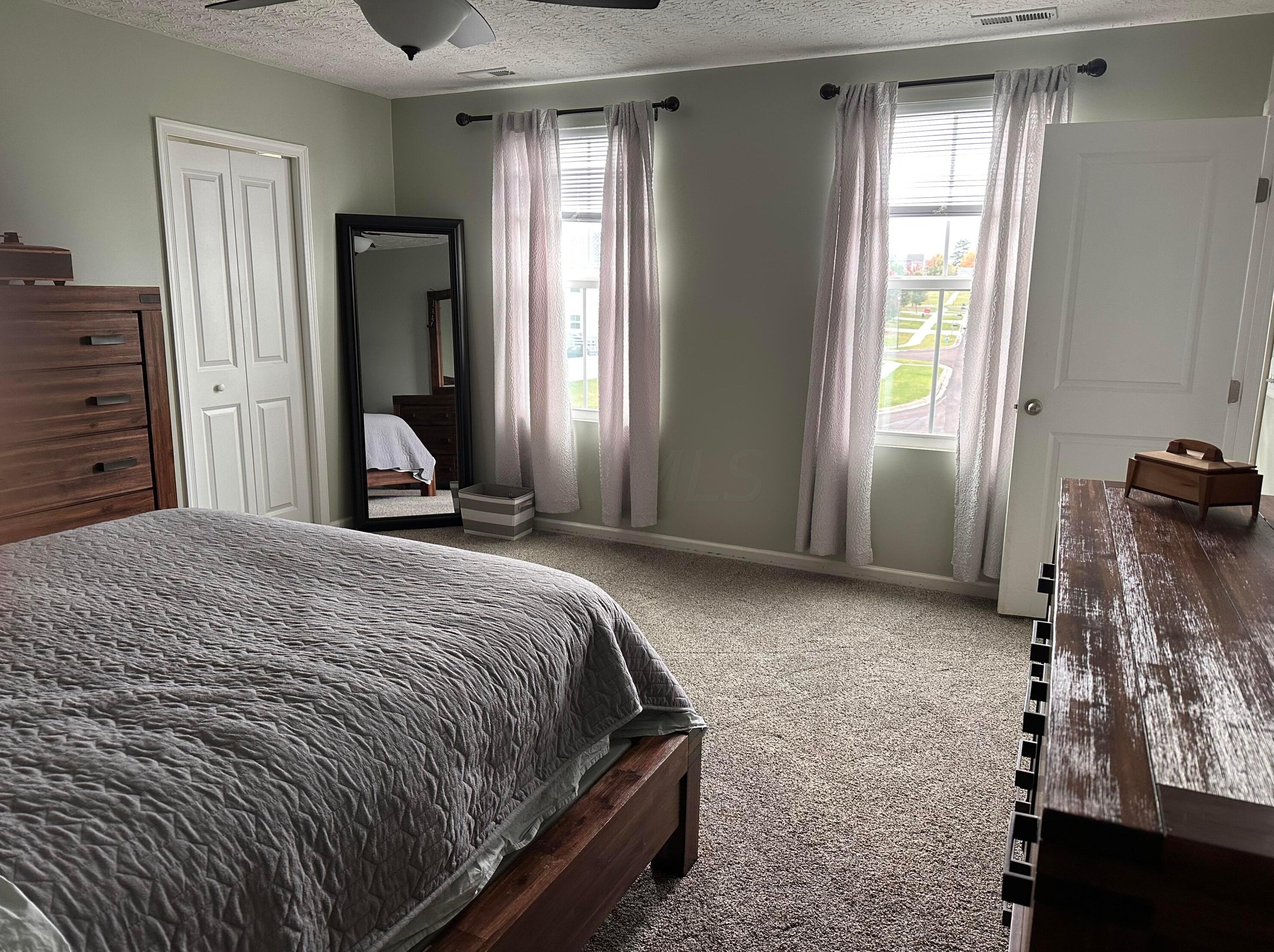 2015 Sun Ridge St, Lancaster OH  43130-1241 exterior