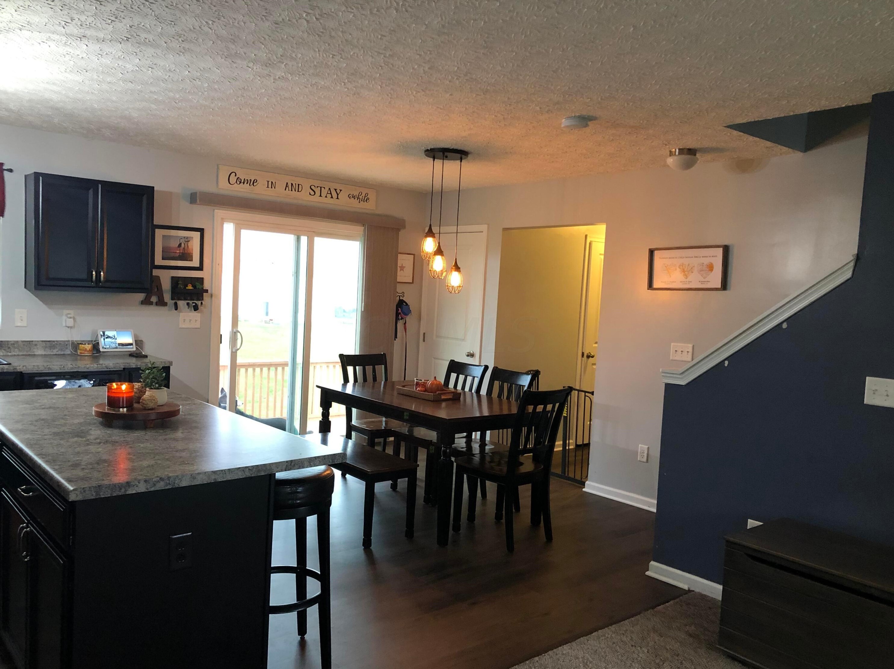 2015 Sun Ridge St, Lancaster OH  43130-1241 exterior