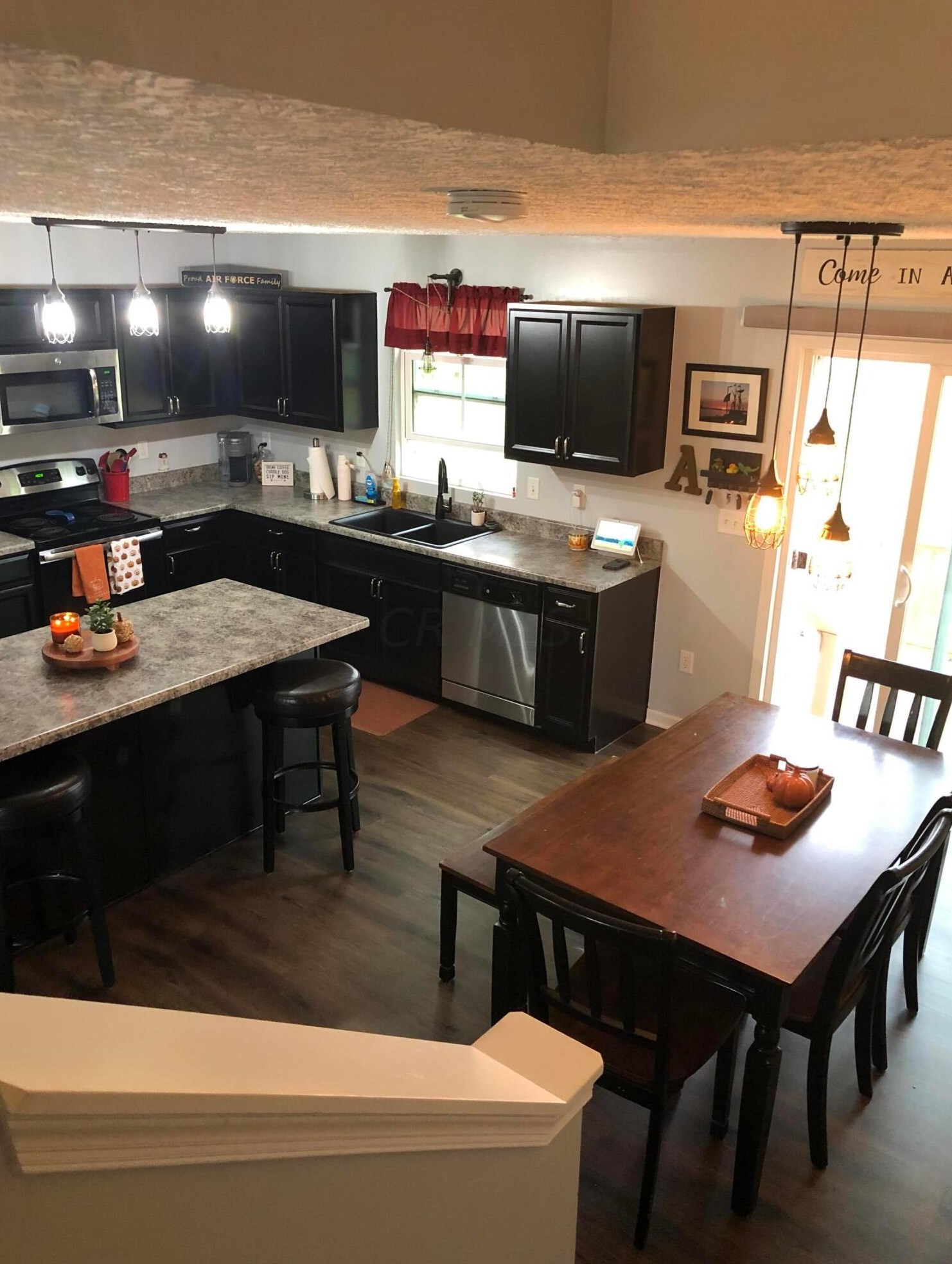 2015 Sun Ridge St, Lancaster OH  43130-1241 exterior