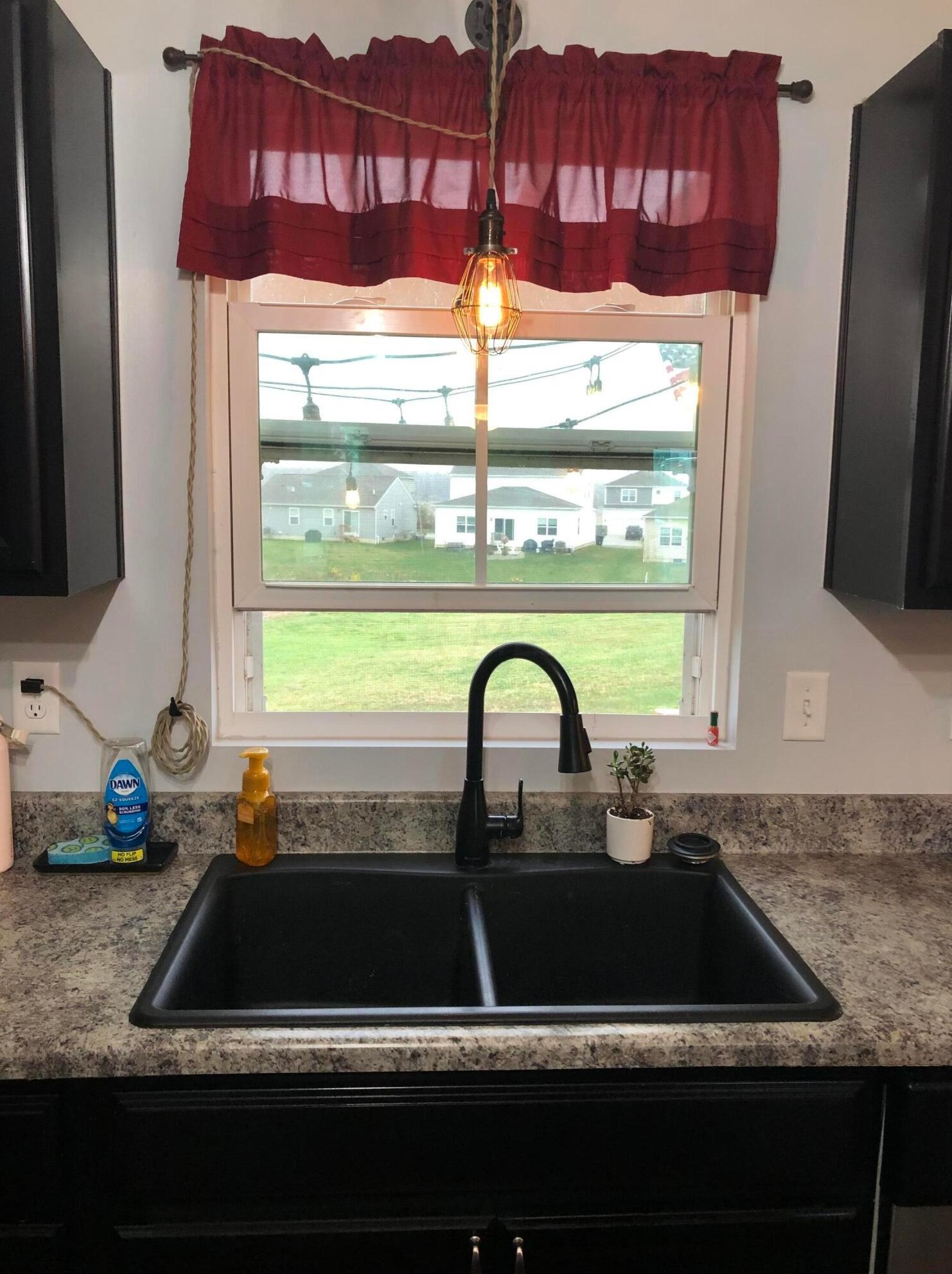 2015 Sun Ridge St, Lancaster OH  43130-1241 exterior