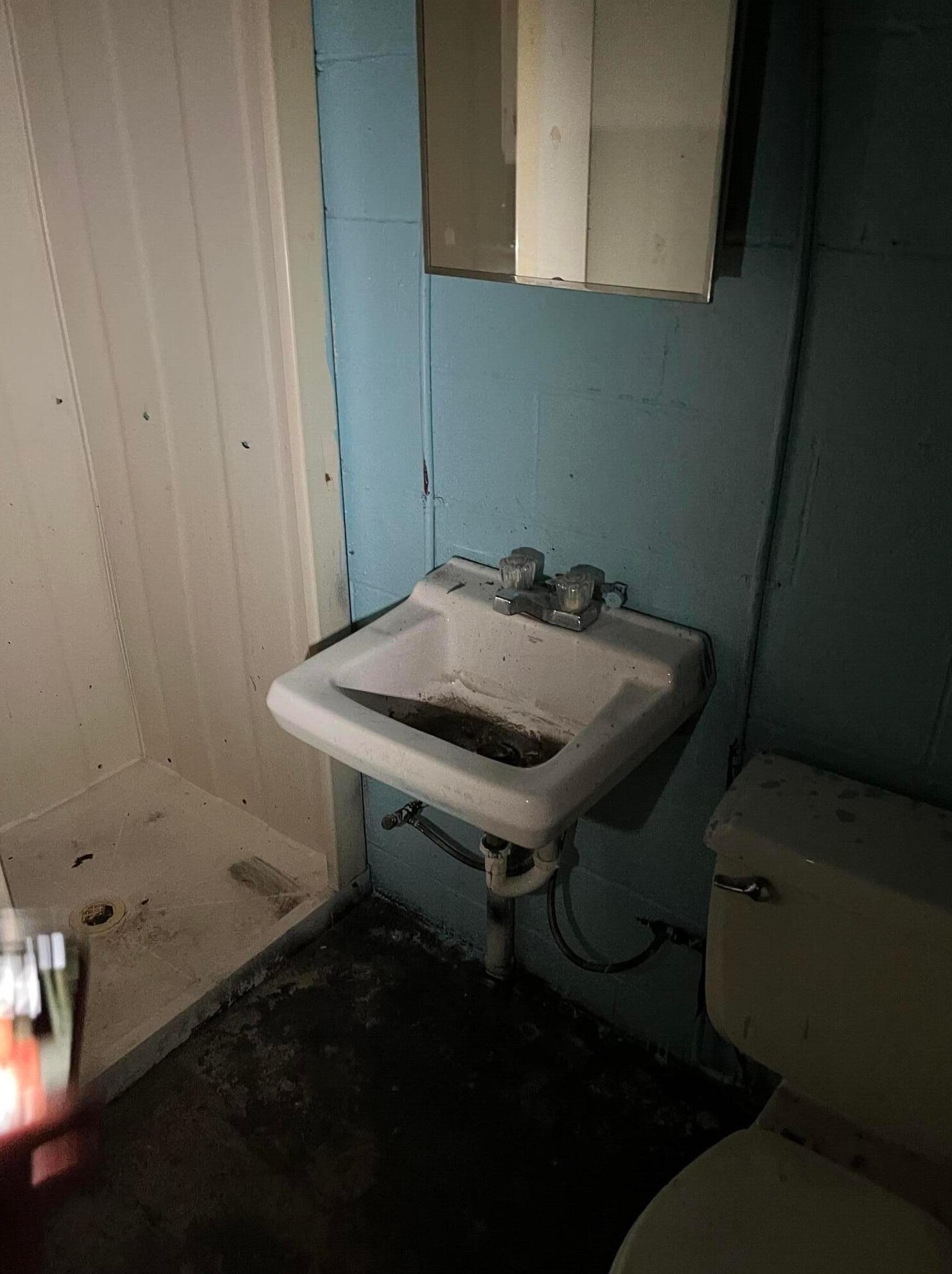 2543 Eakin Rd, Columbus OH 43204-1001 exterior