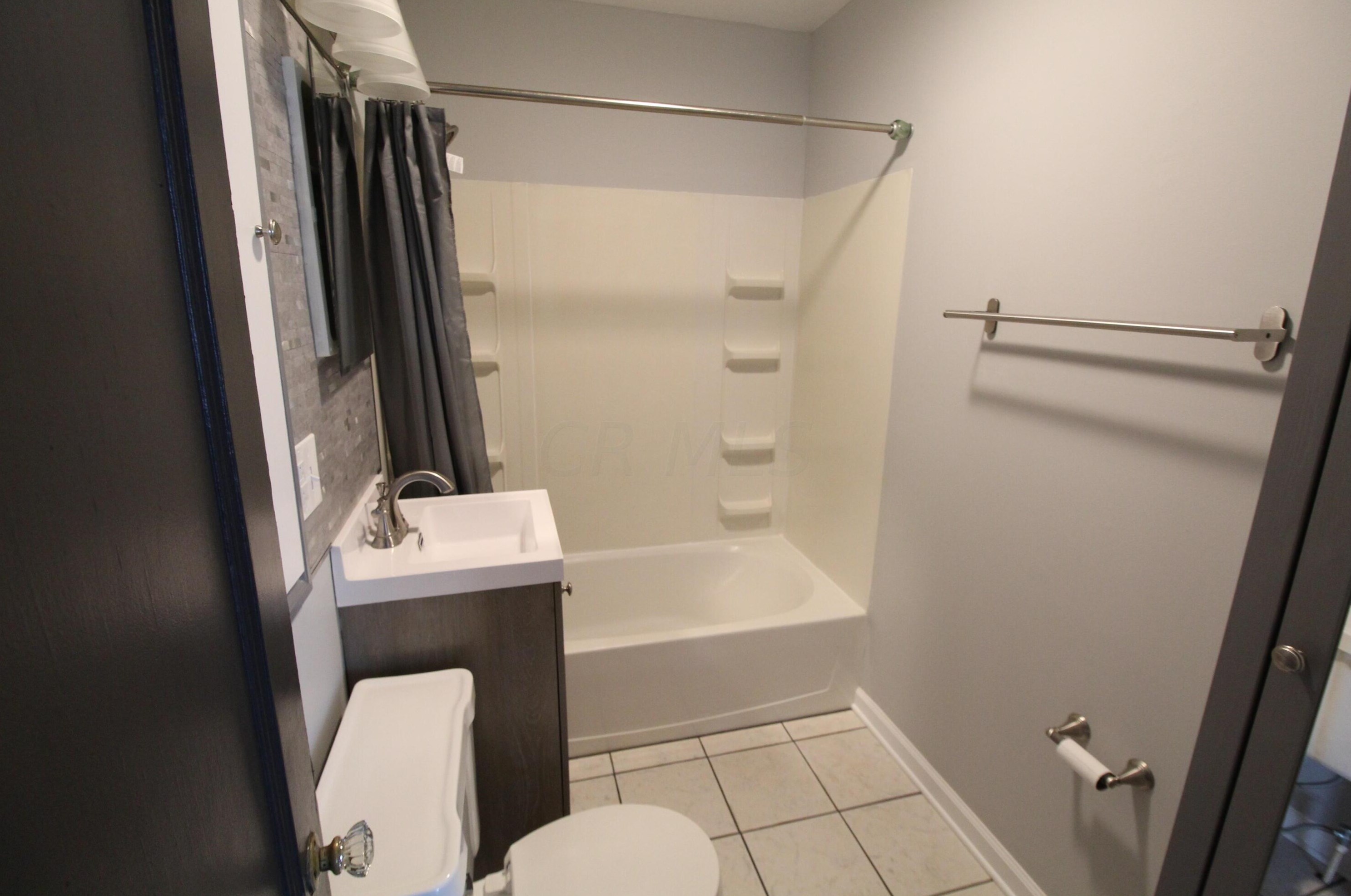 712 Gdn Rd, Columbus OH 43214-2288 exterior